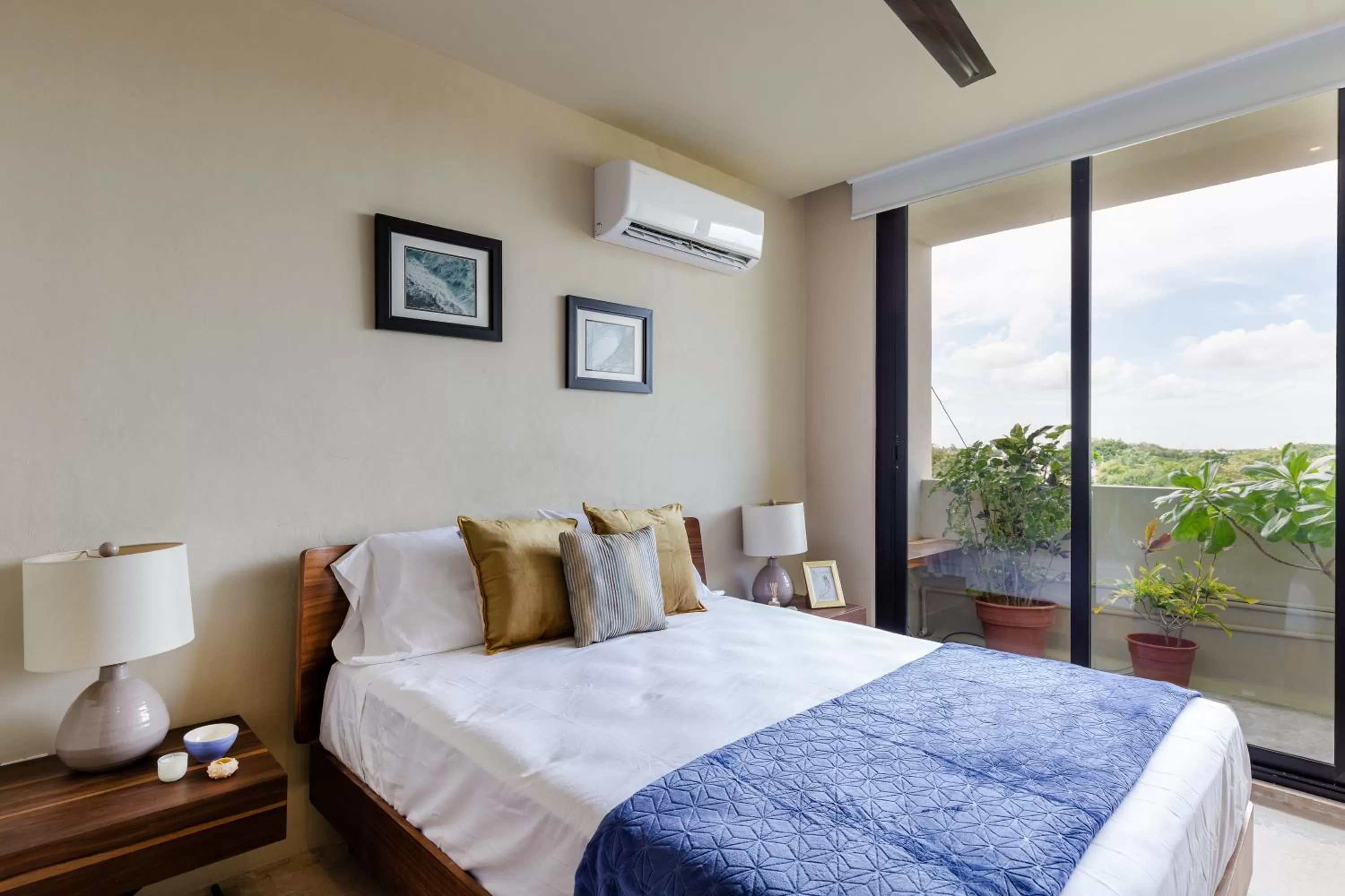 Photo of the whole room, Bed in Huachinango By HomiRent