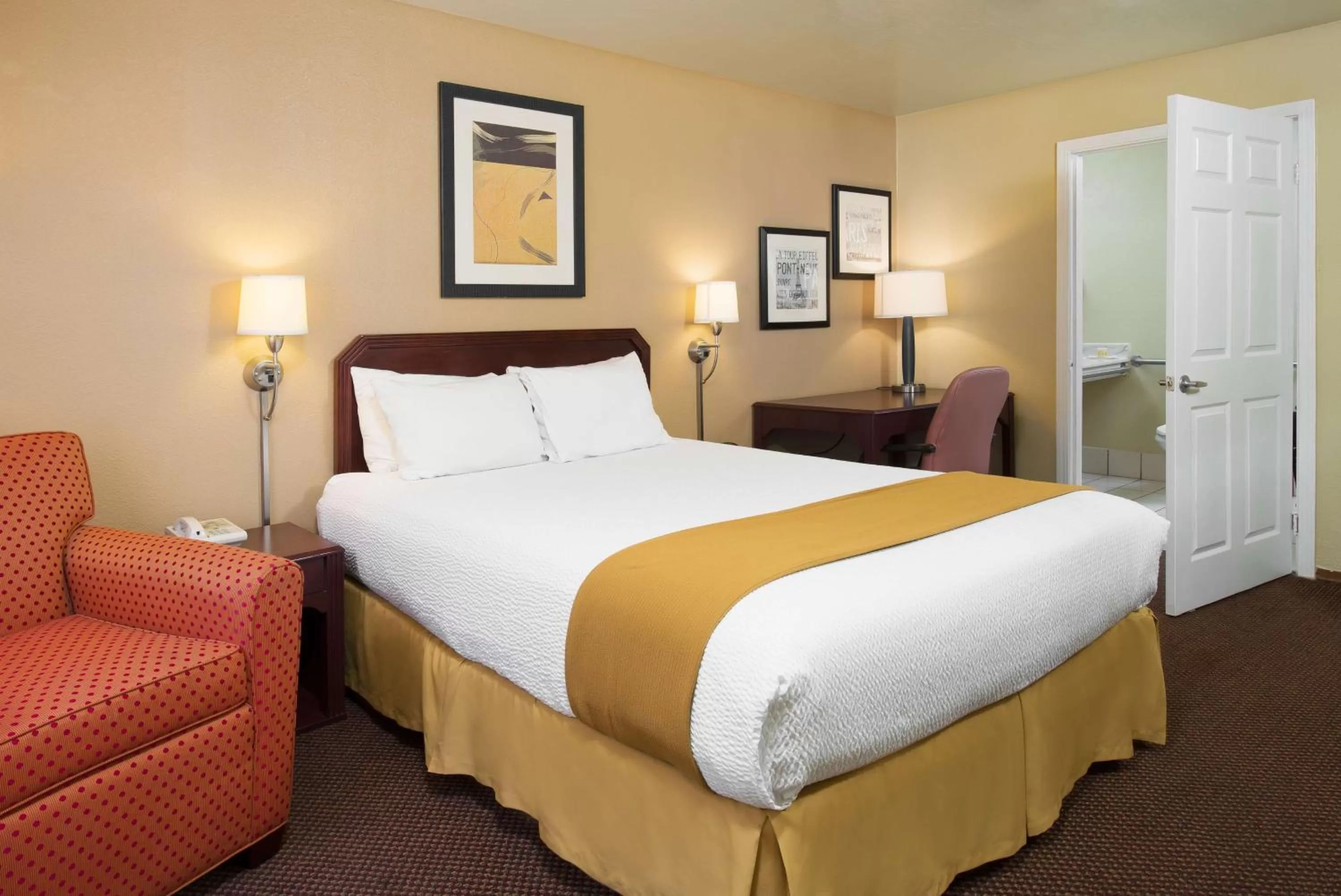 Photo of the whole room, Bed in Days Inn by Wyndham Pinole Berkeley