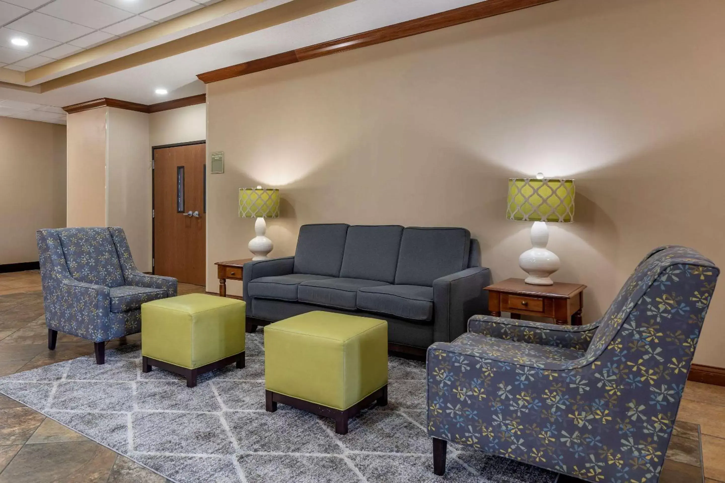 Lobby or reception, Seating Area in Quality Inn & Suites