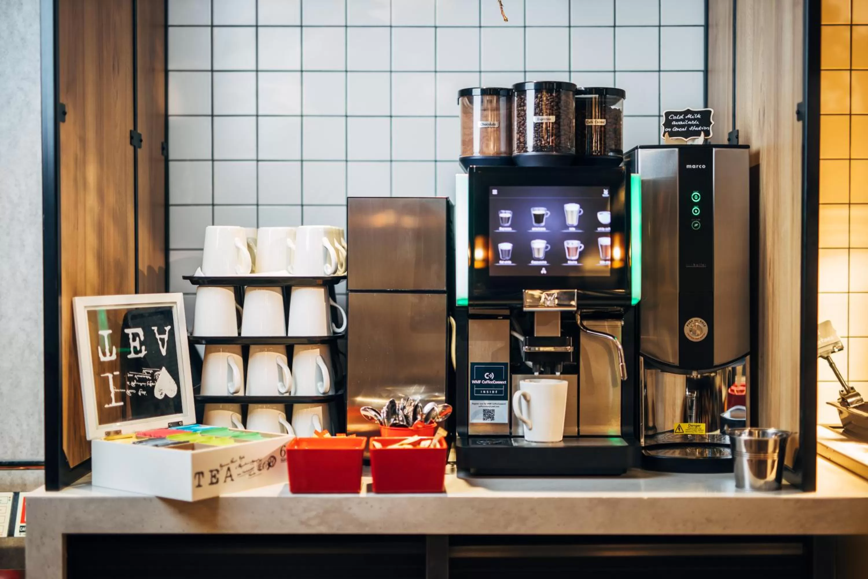 Breakfast in ibis Belfast City Centre