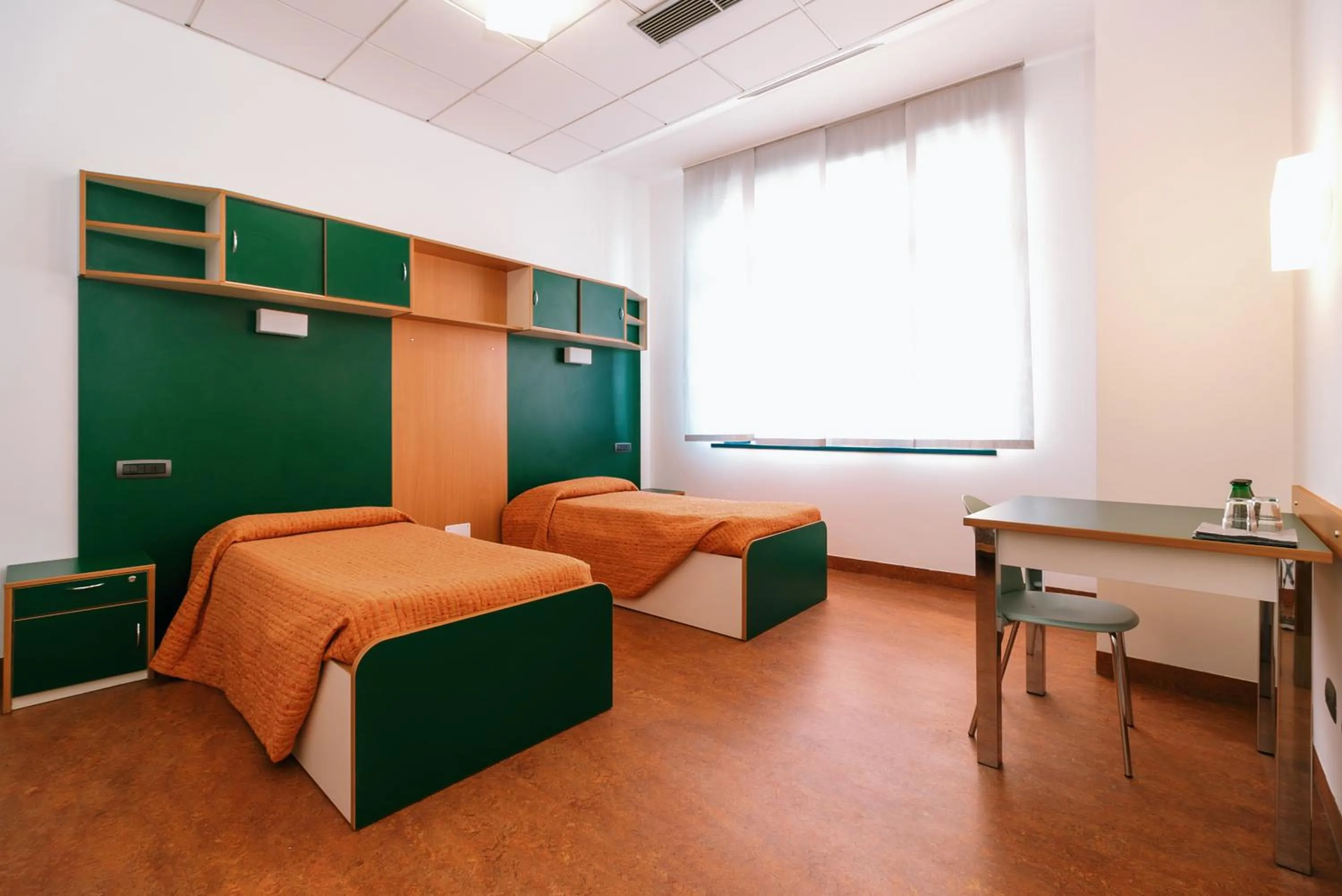 Bedroom, Bed in Open011