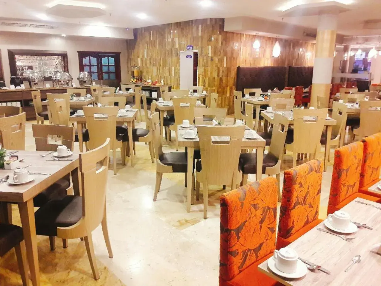 Dining area, Restaurant/Places to Eat in Howard Johnson Hotel Versalles Barranquilla