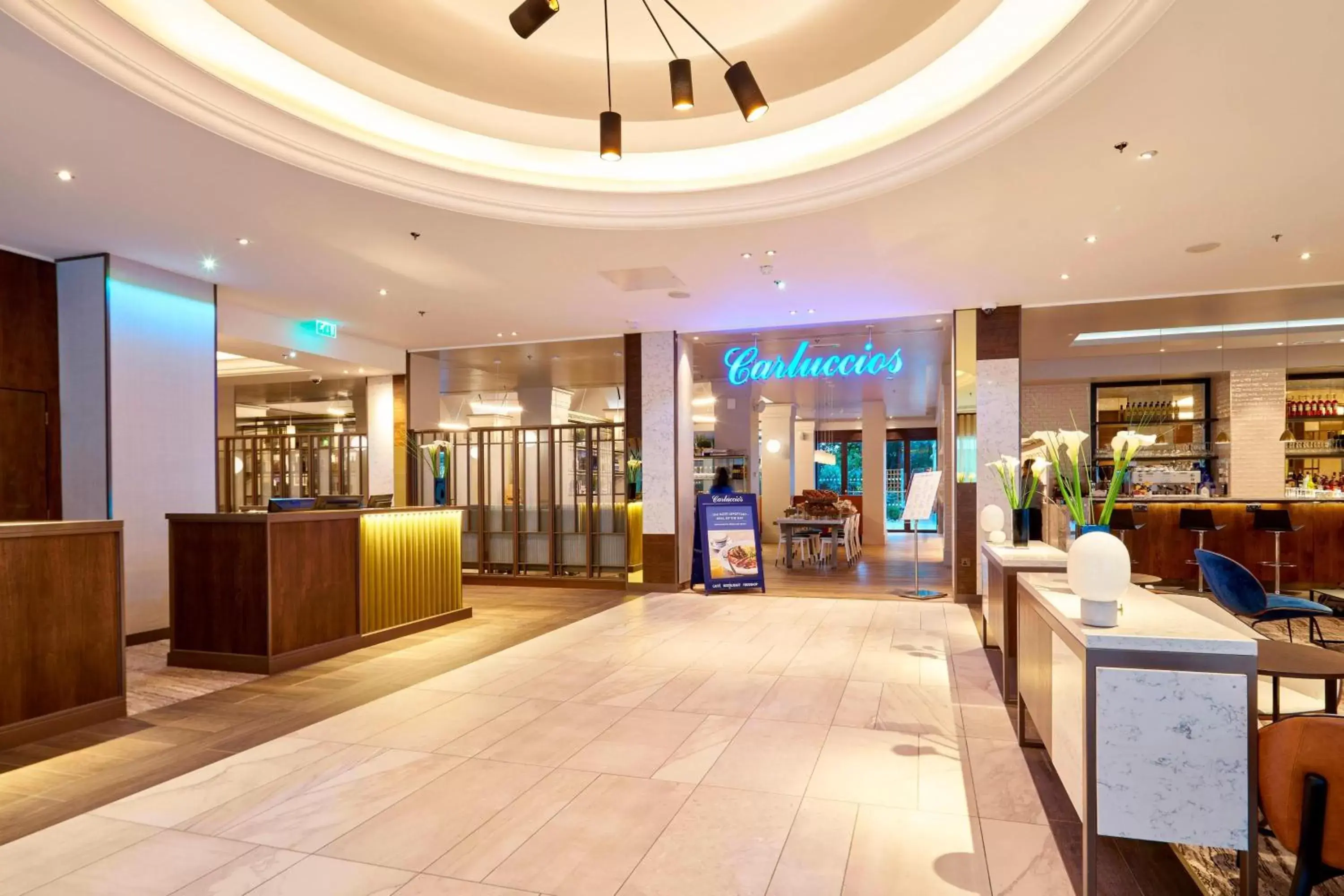 Restaurant/places to eat, Lobby/Reception in London Marriott Hotel Regents Park