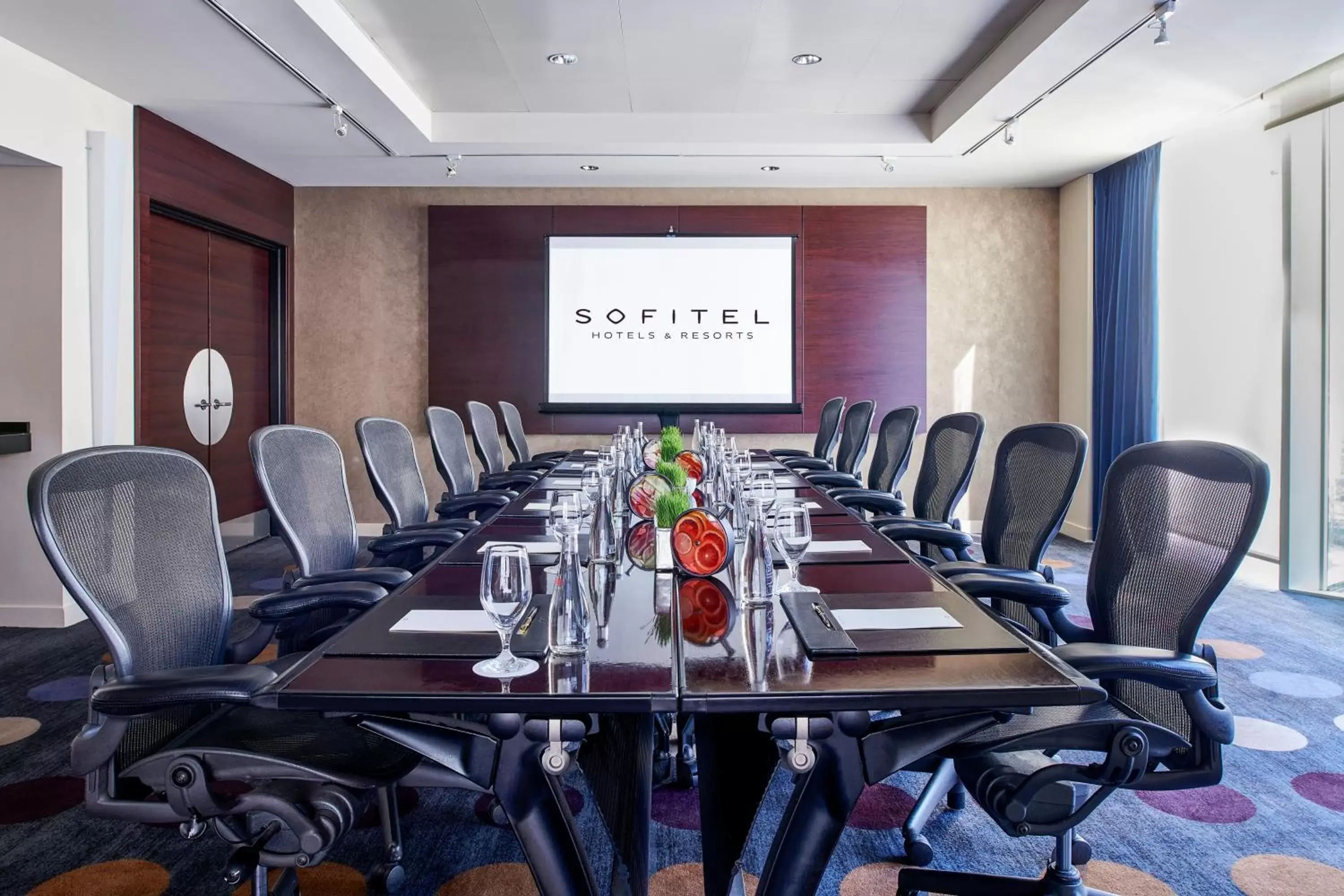 Business facilities in Sofitel Chicago Magnificent Mile