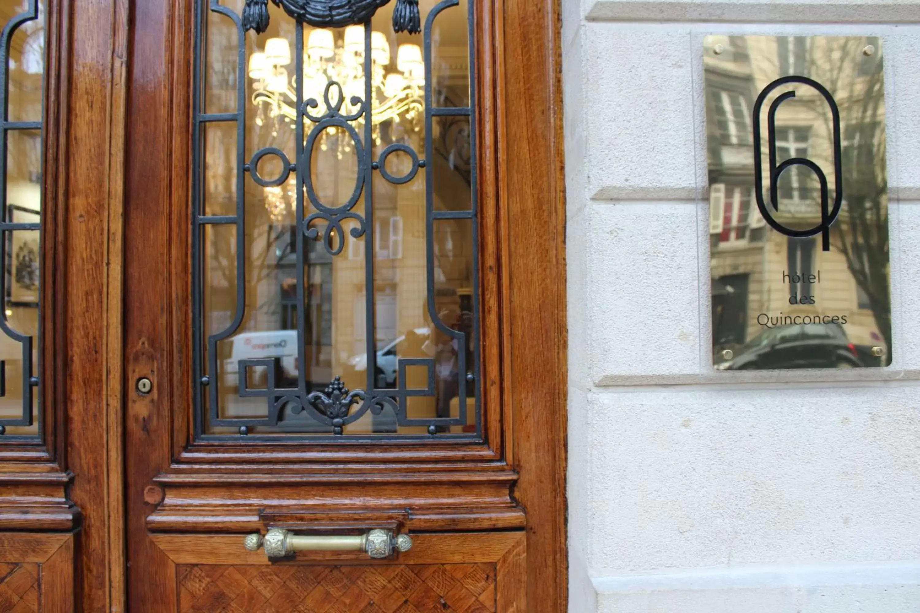 Facade/entrance in Hotel des Quinconces Bordeaux Centre