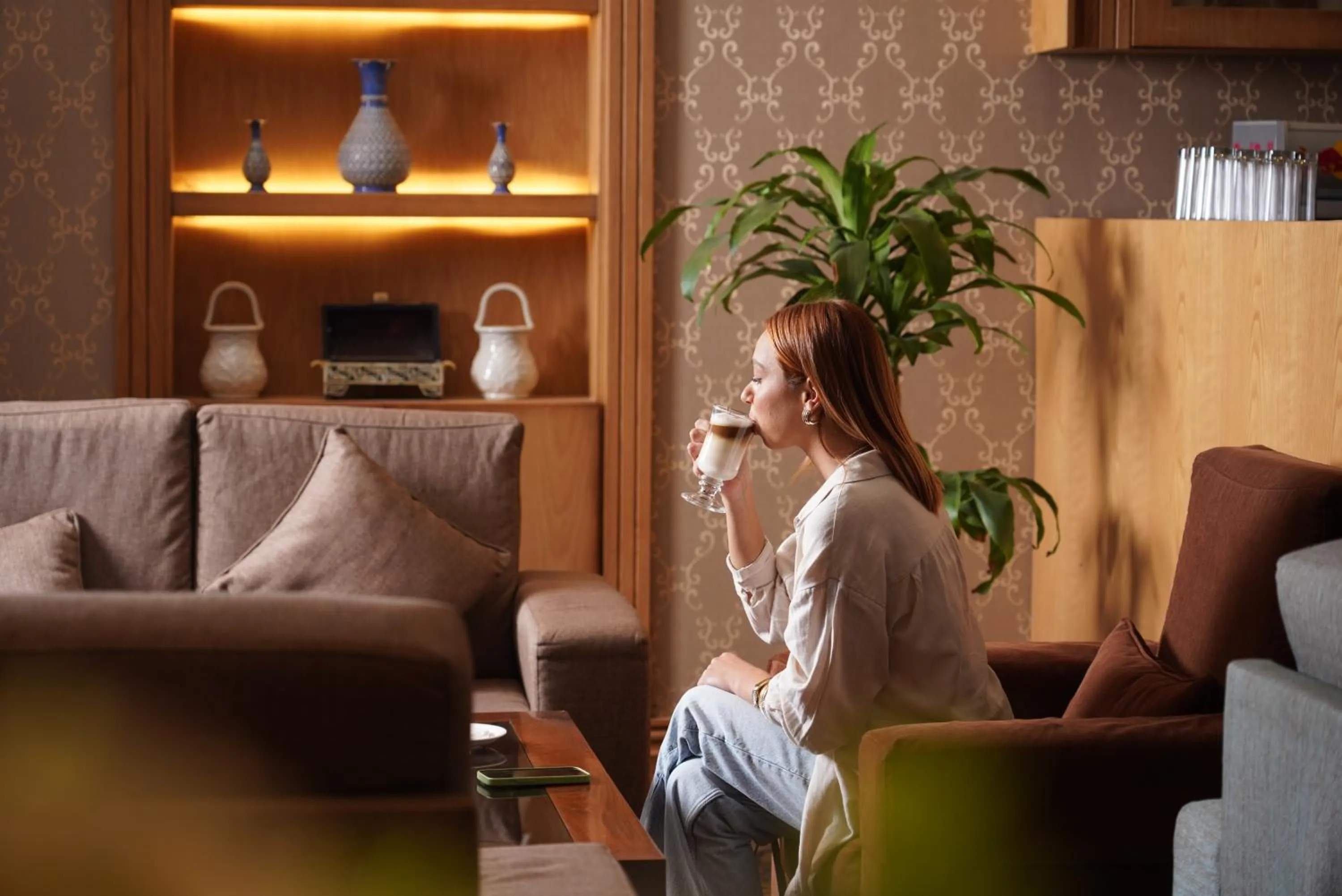 Seating area in Thousand Nights Hotel Amman - فندق ثاوزند نايتس عمان