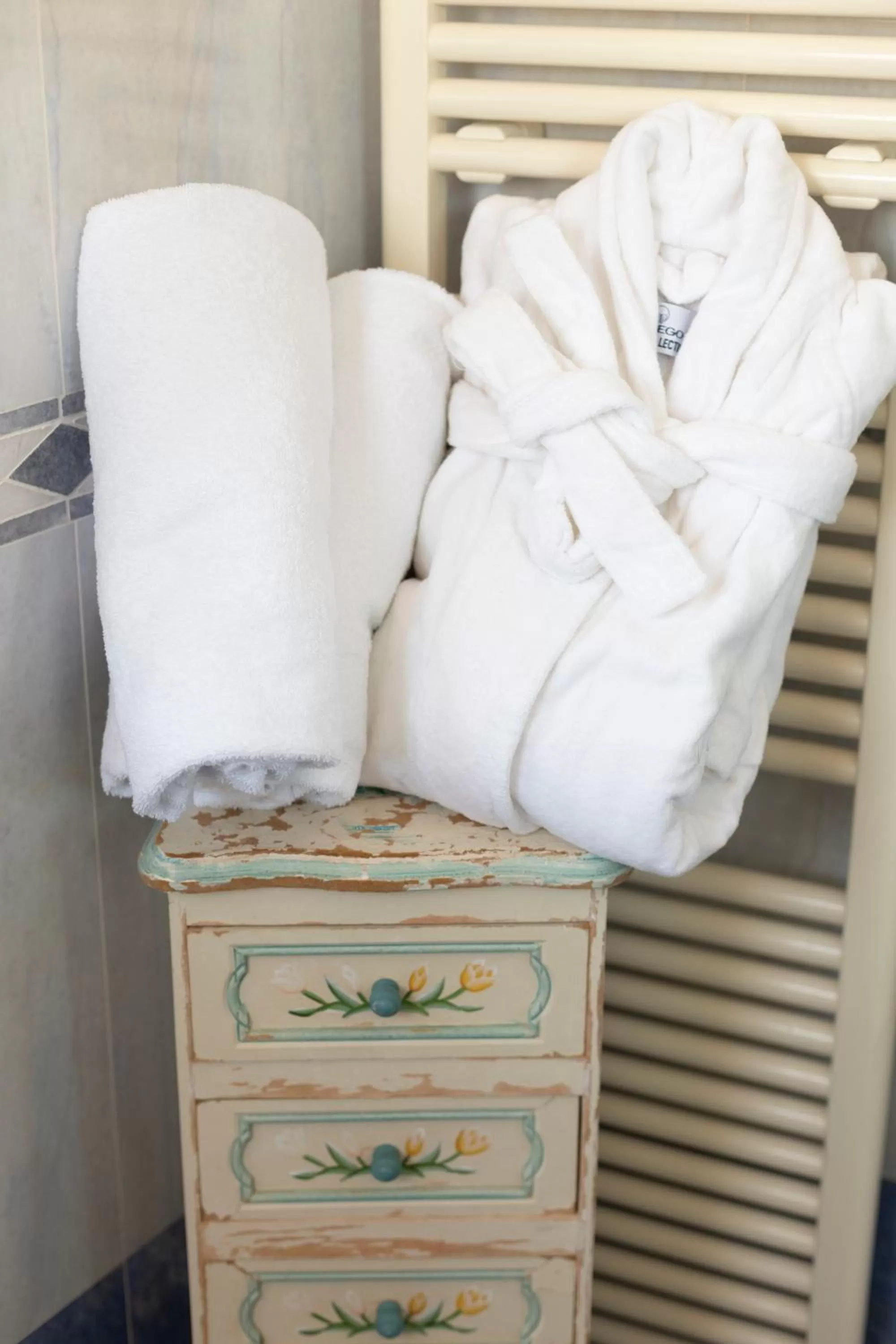 Bathroom in Hotel Baia Imperiale