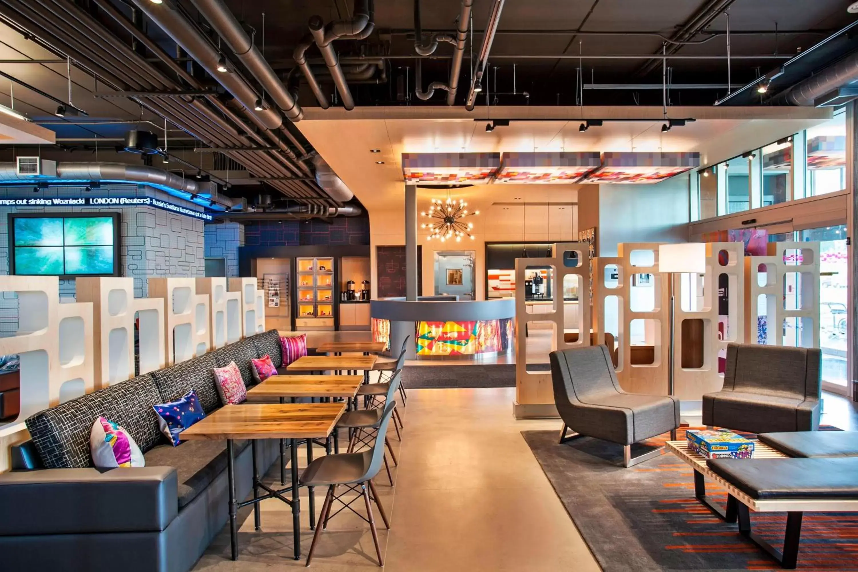 Lounge or bar, Restaurant/Places to Eat in Aloft Syracuse Inner Harbor