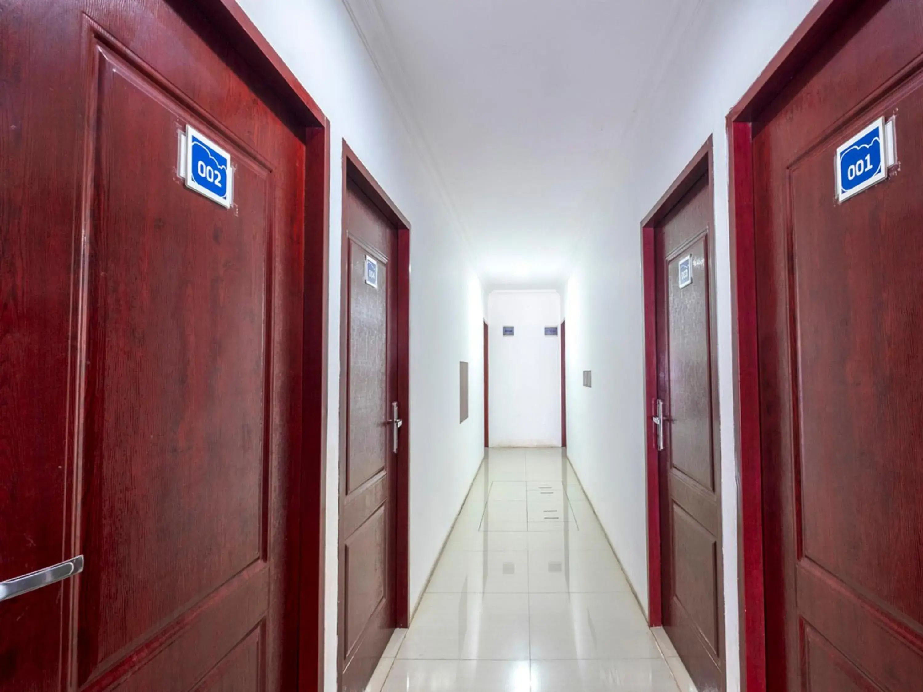 Area and facilities in Super OYO 3747 Comfort Residence
