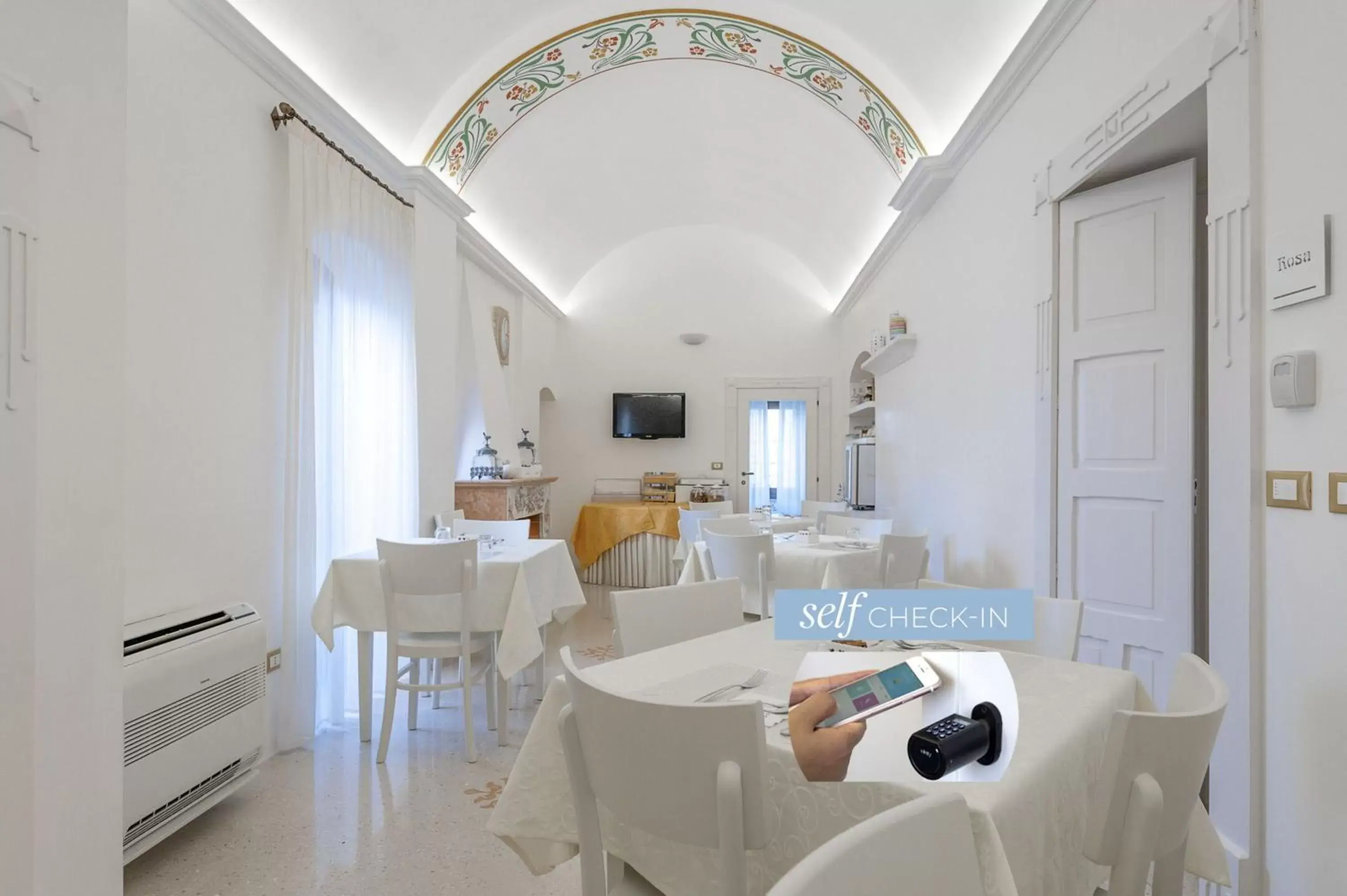 Dining Area in Dimora Dell'Osanna Raro Villas Smart Rooms Collection