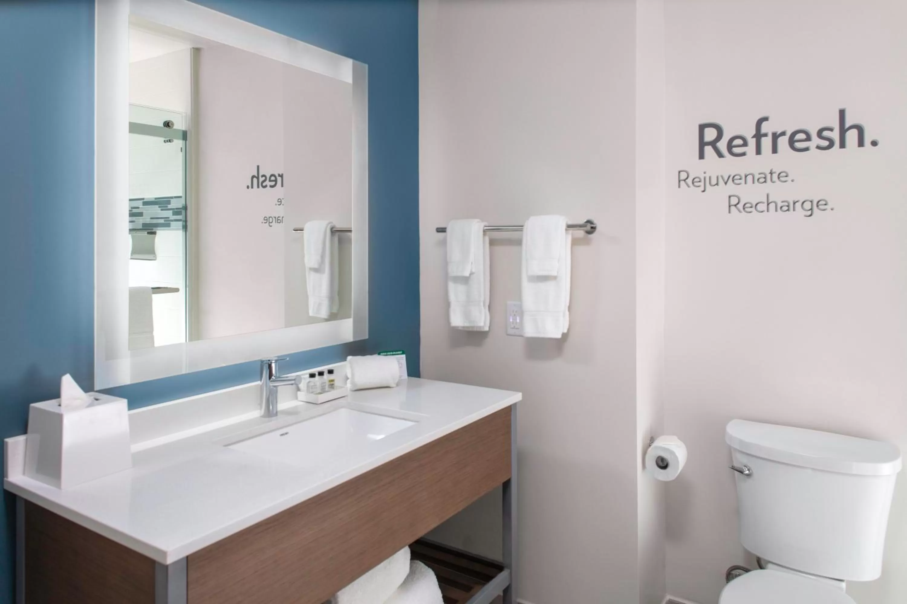 Queen Room with Two Queen Beds - Hearing Accessible - Non-Smokng in EVEN Hotels - Shenandoah - The Woodlands, an IHG Hotel