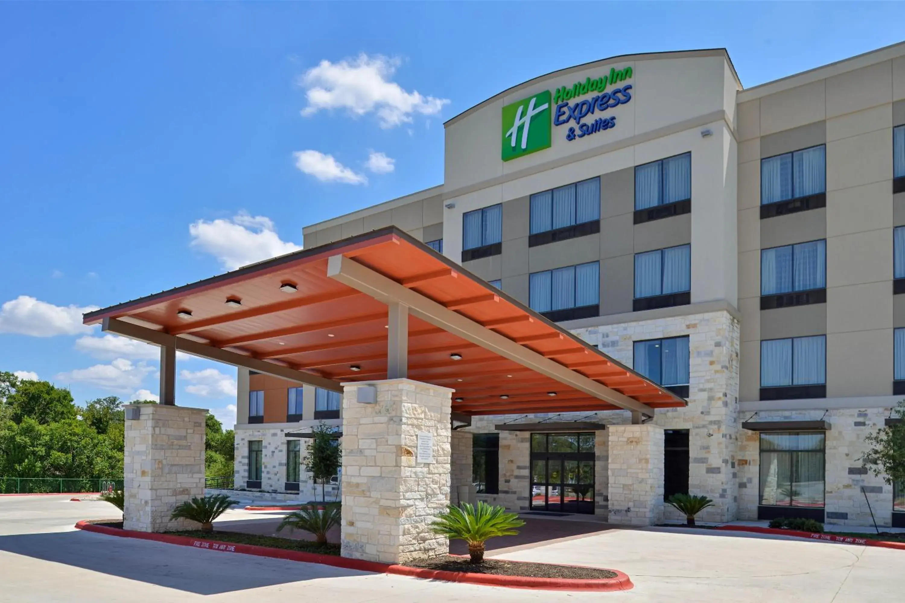 Property Building in Holiday Inn Express & Suites Austin South, an IHG Hotel