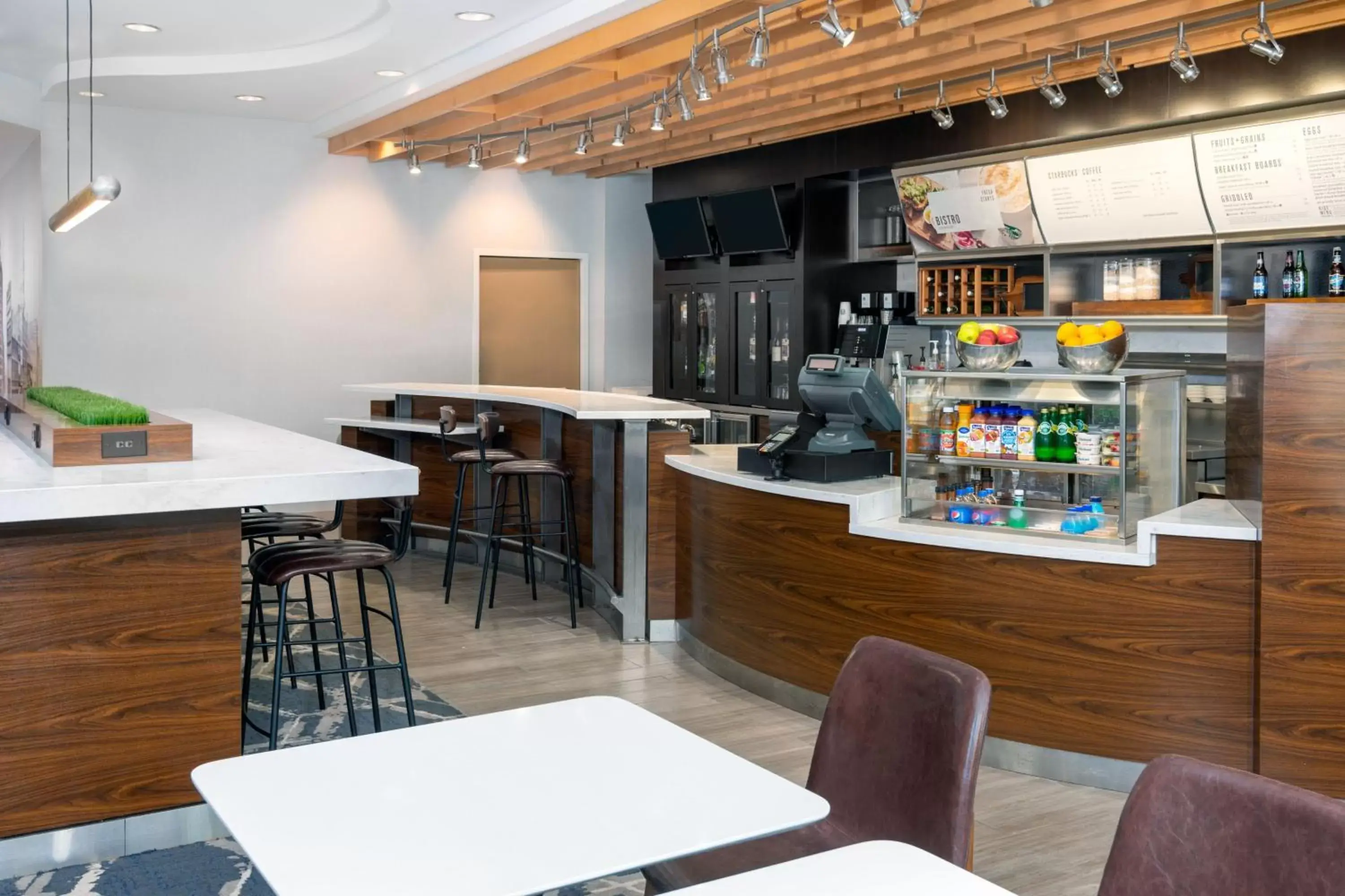 Breakfast, Lounge/Bar in Courtyard by Marriott Buffalo Downtown/Canalside