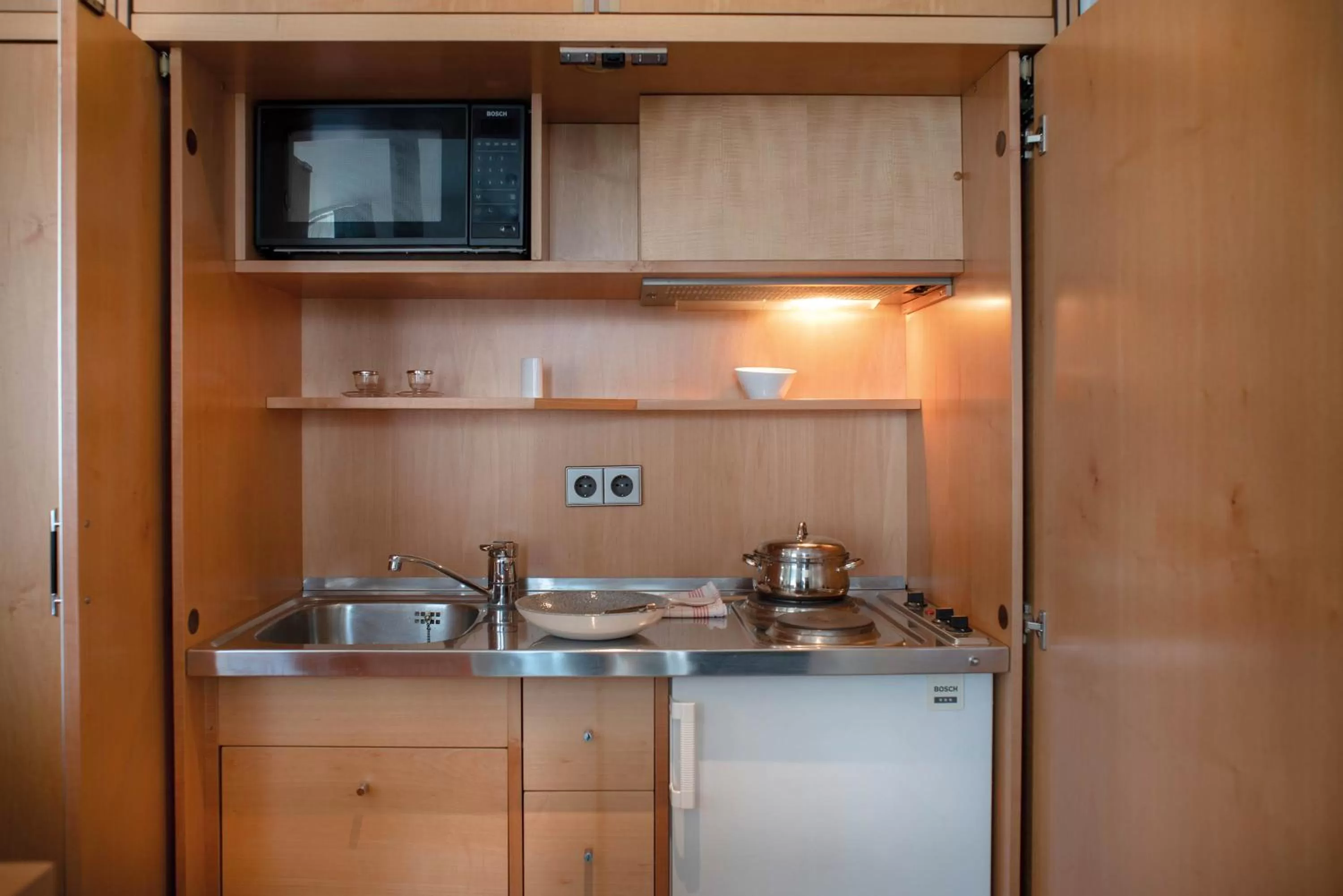 Kitchen or kitchenette in Seminaris Hotel Leipzig