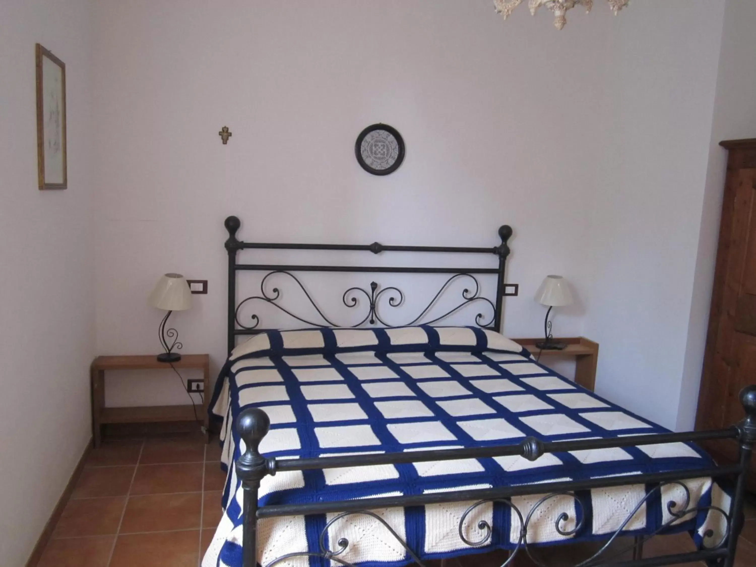 Photo of the whole room, Bed in Madonna Del Poggio CAV