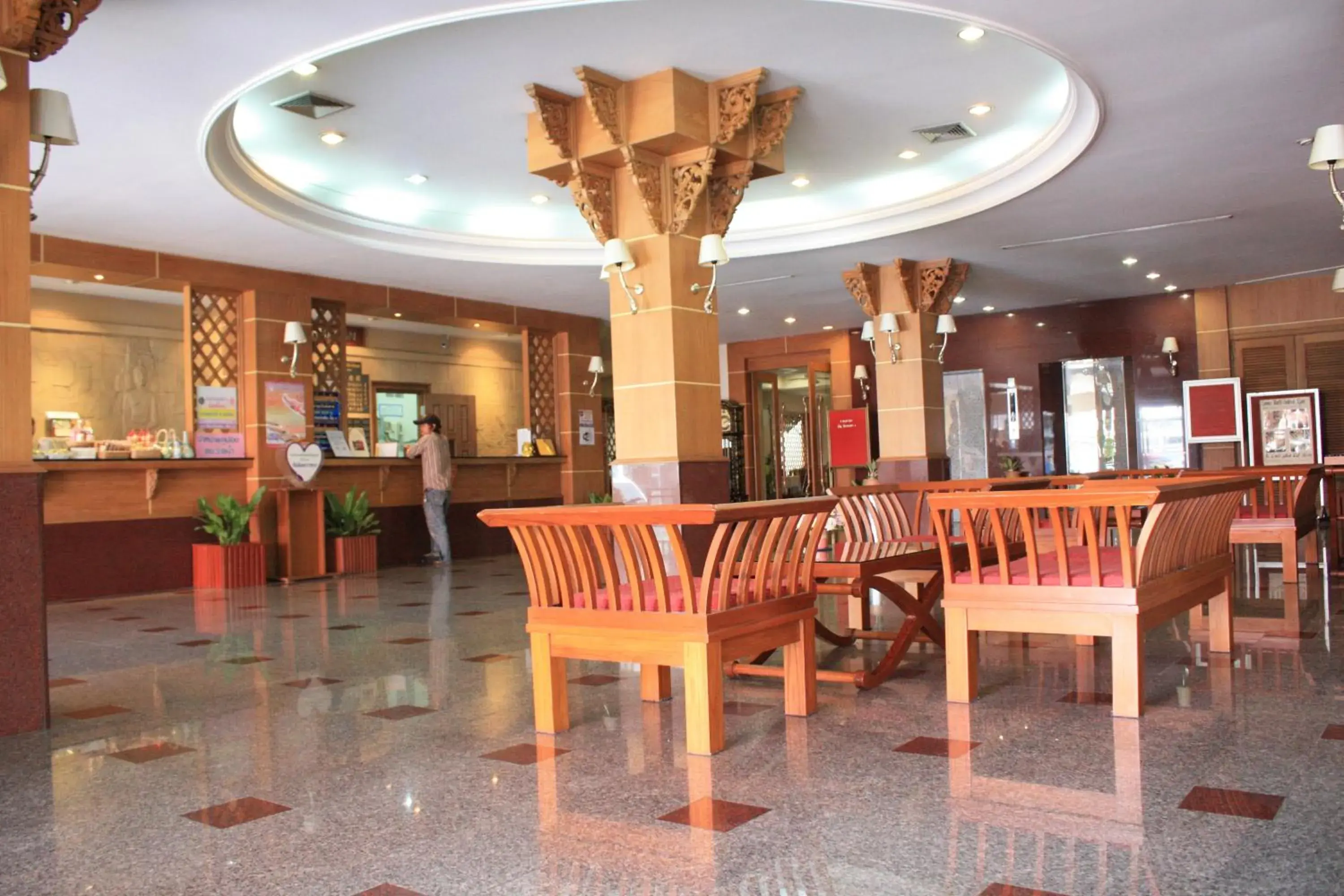 Lobby or reception, Restaurant/Places to Eat in Dhevaraj Hotel