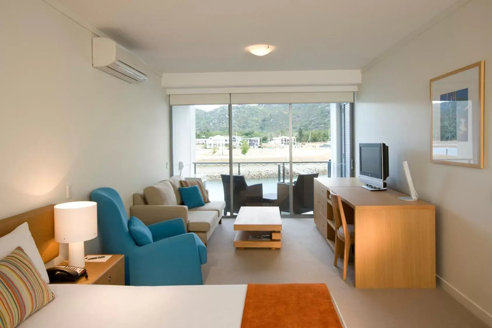 Living room, Seating Area in Peppers Blue on Blue