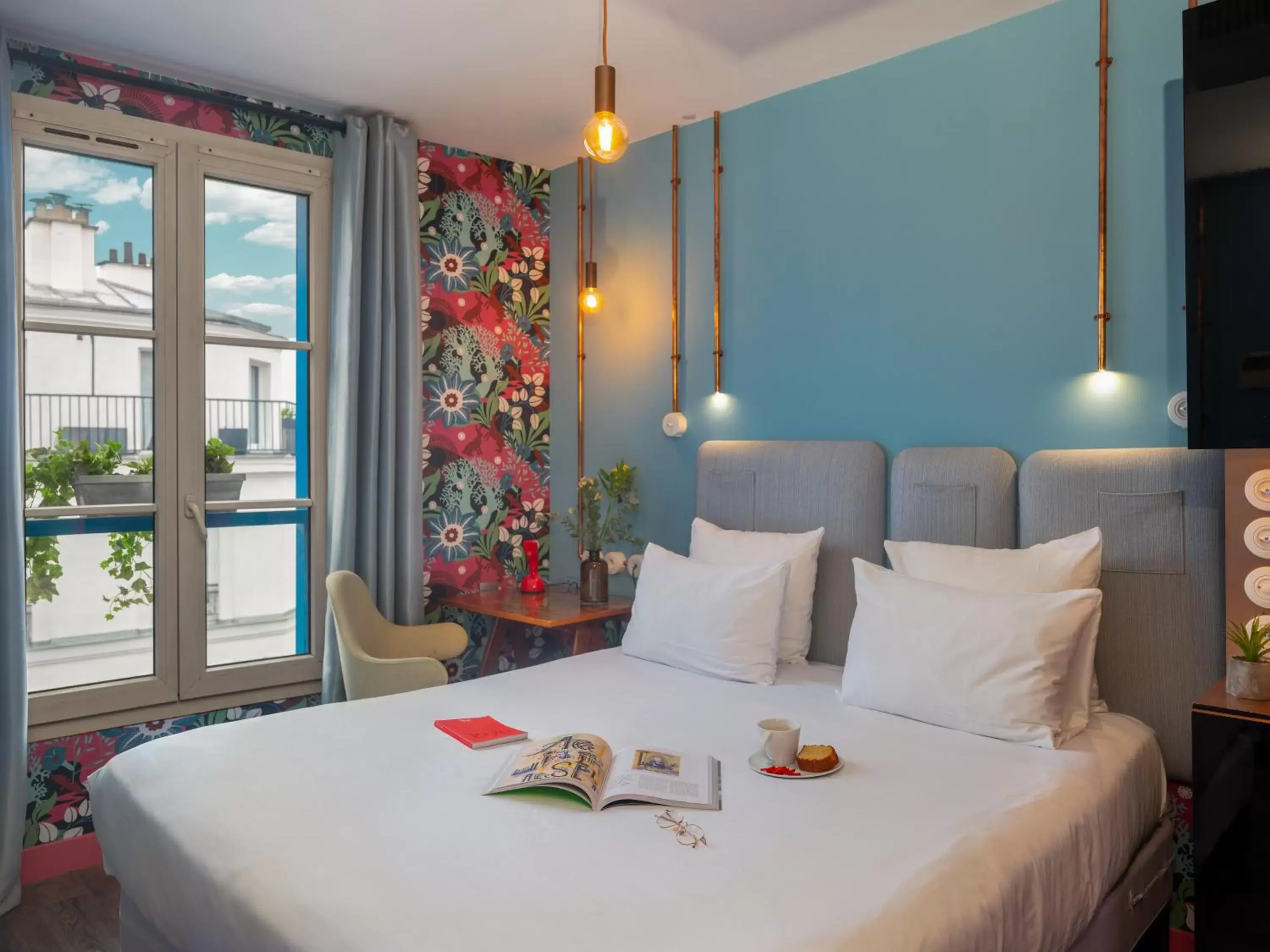 Bedroom, Bed in Hôtel Exquis by Elegancia