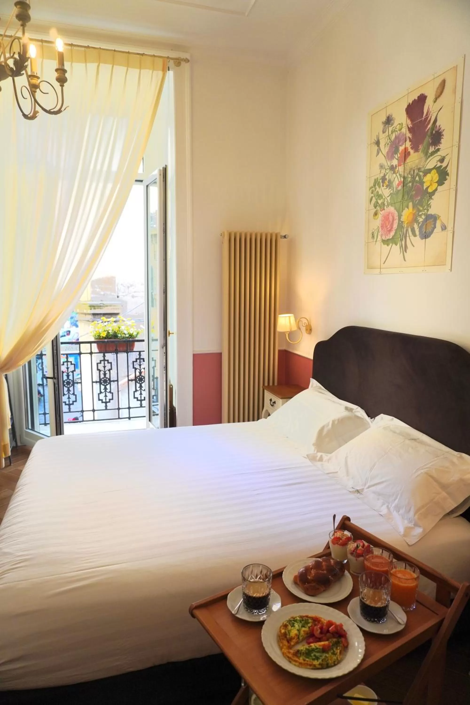 Balcony/Terrace, Bed in Macchiato Suites Boutique Guest House