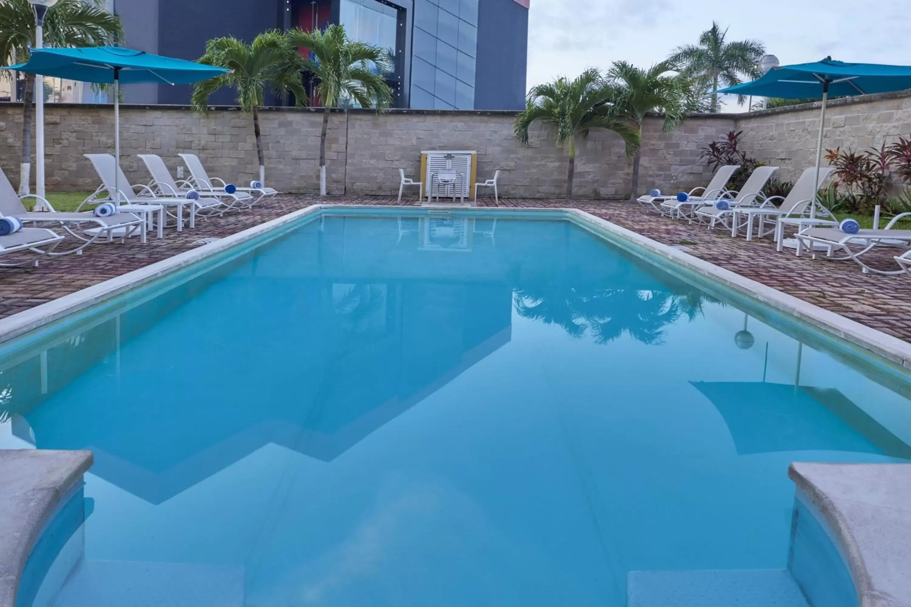 Swimming Pool in City Express by Marriott Cancun