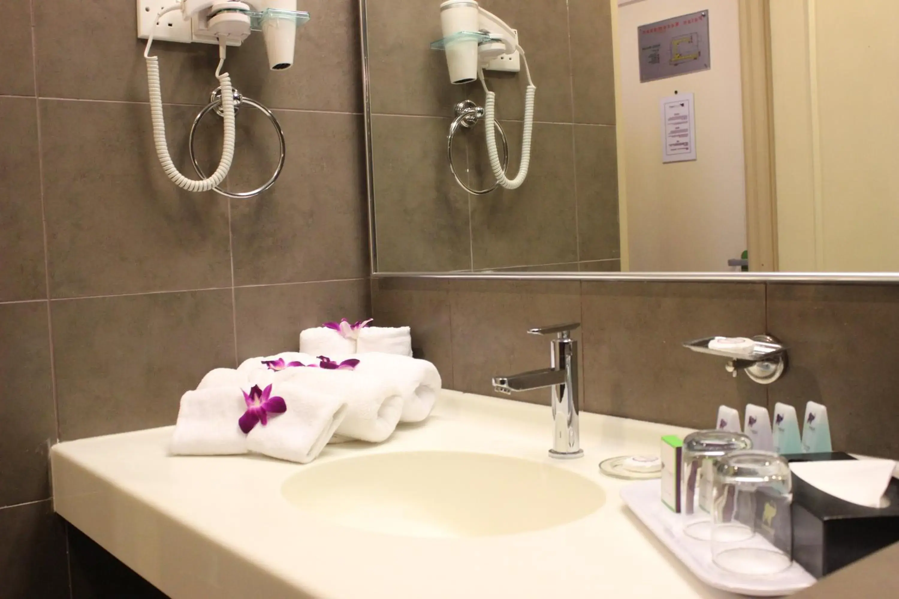 Bathroom in Hotel Maluri