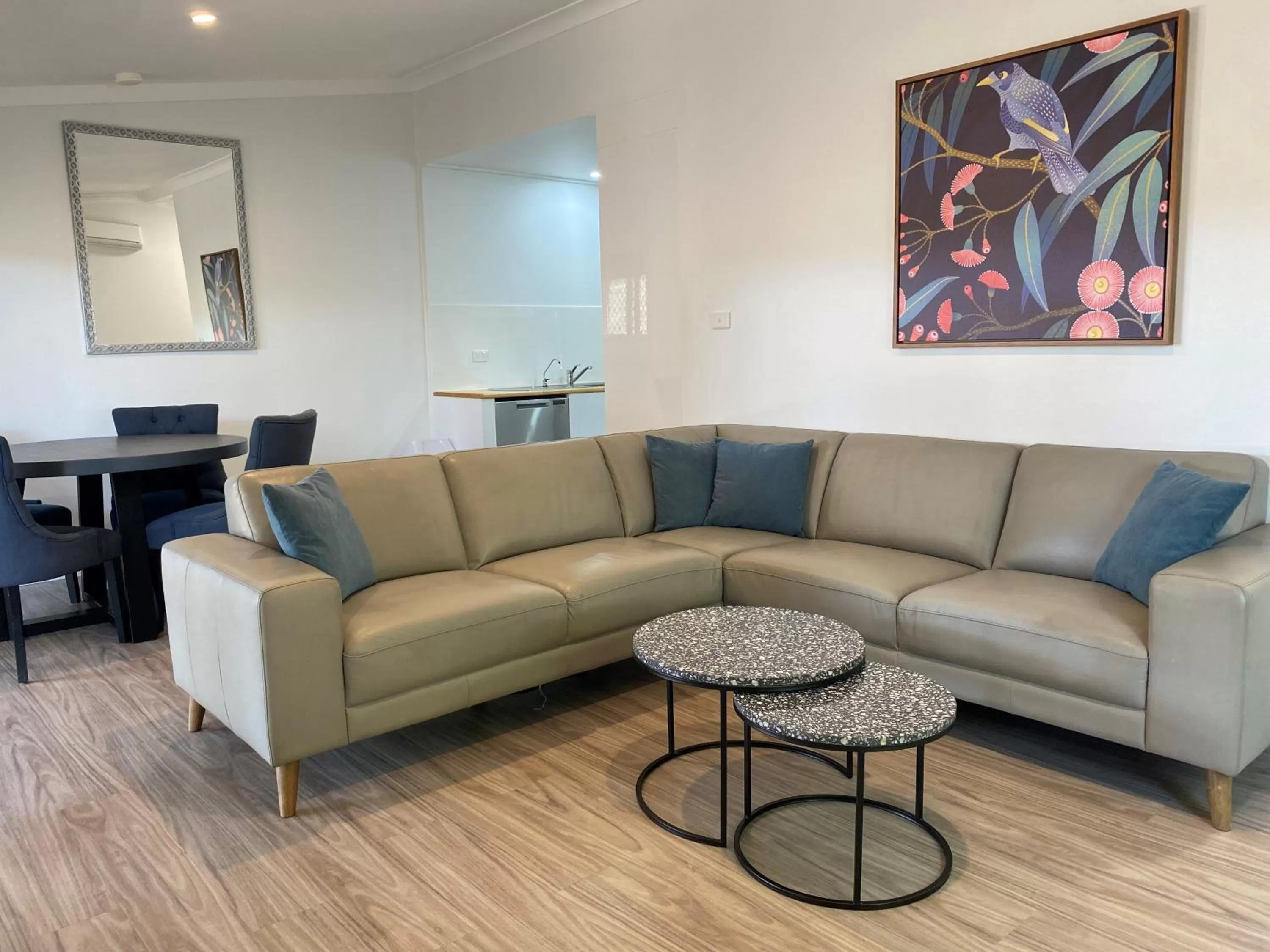 New England Motor Lodge