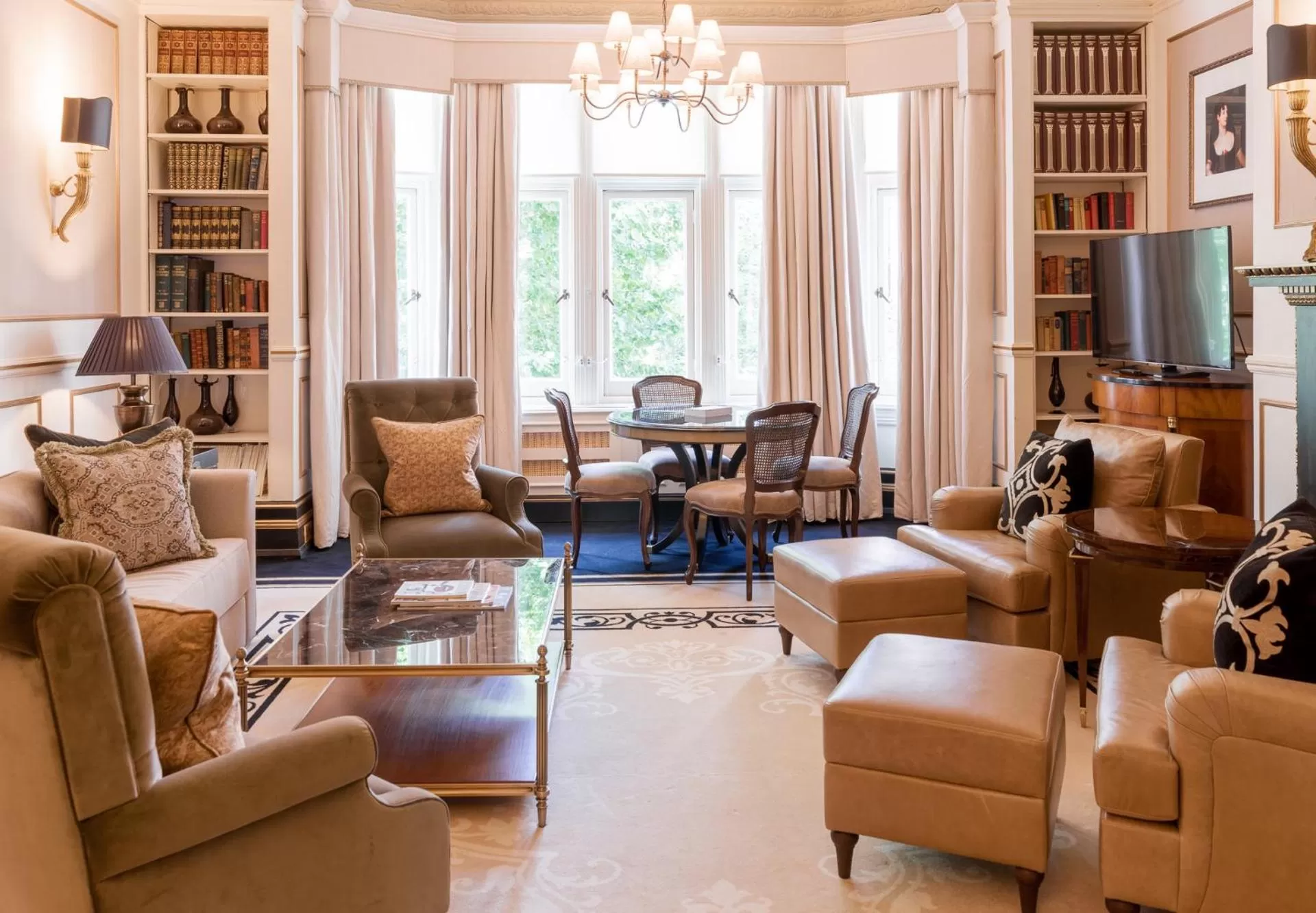 Living room in 11 Cadogan Gardens and The Apartments by Iconic Luxury Hotels