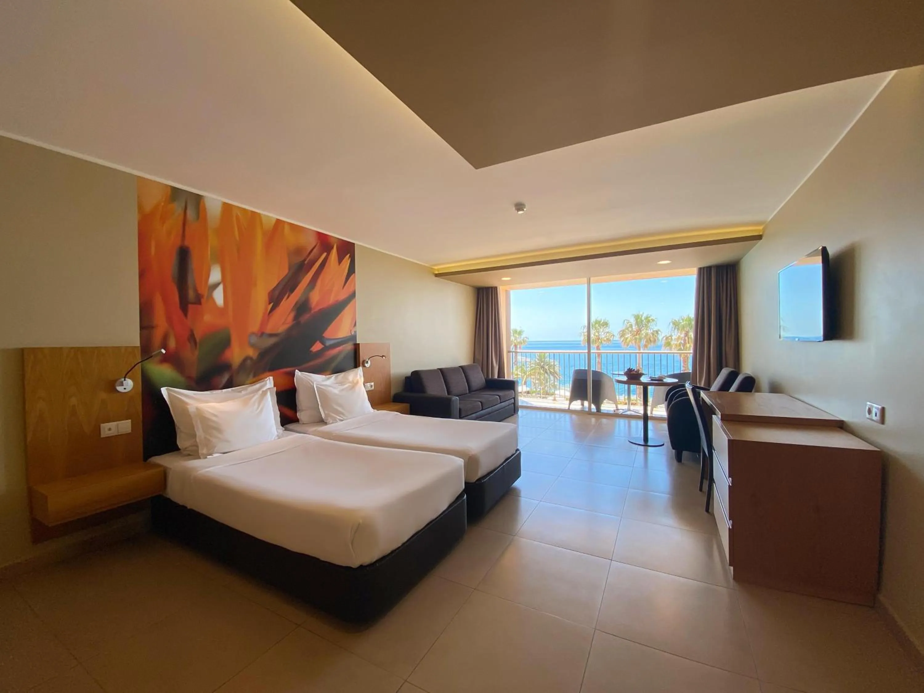 Photo of the whole room, Bed in The Views Oasis