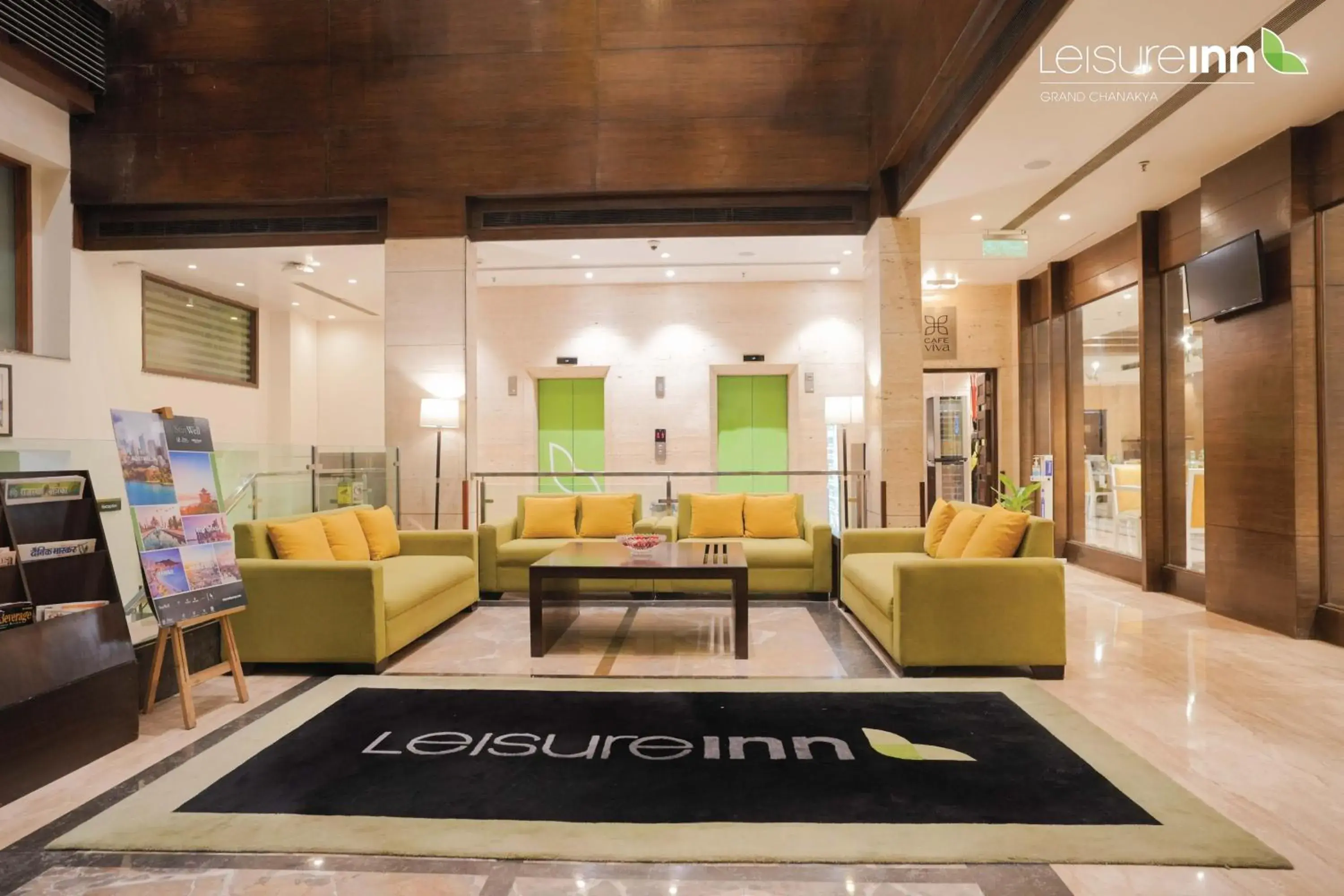Lobby/Reception in Leisure Inn Grand Chanakya