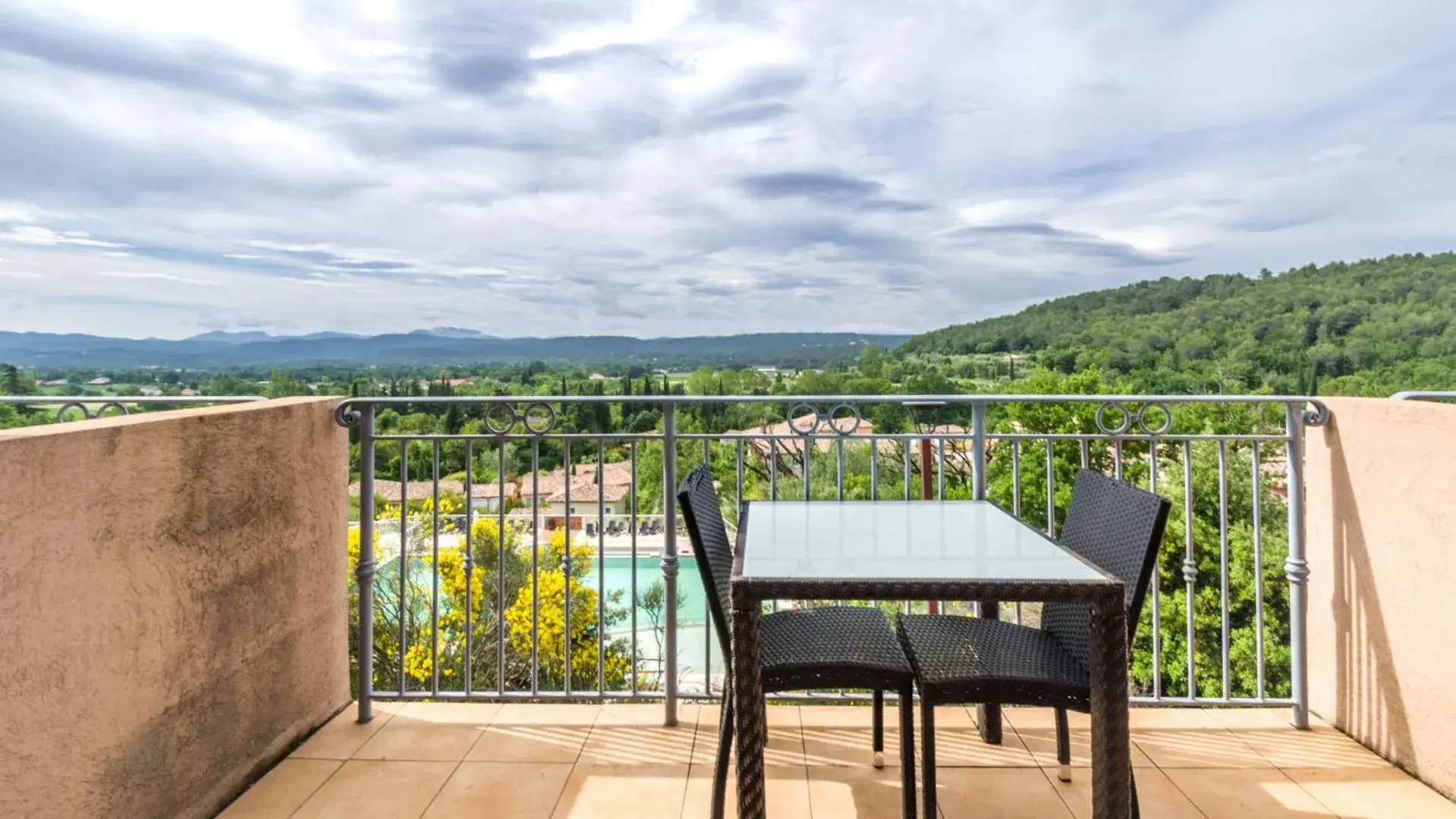 Patio, Balcony/Terrace in Vacancéole  Le Domaine de Camiole