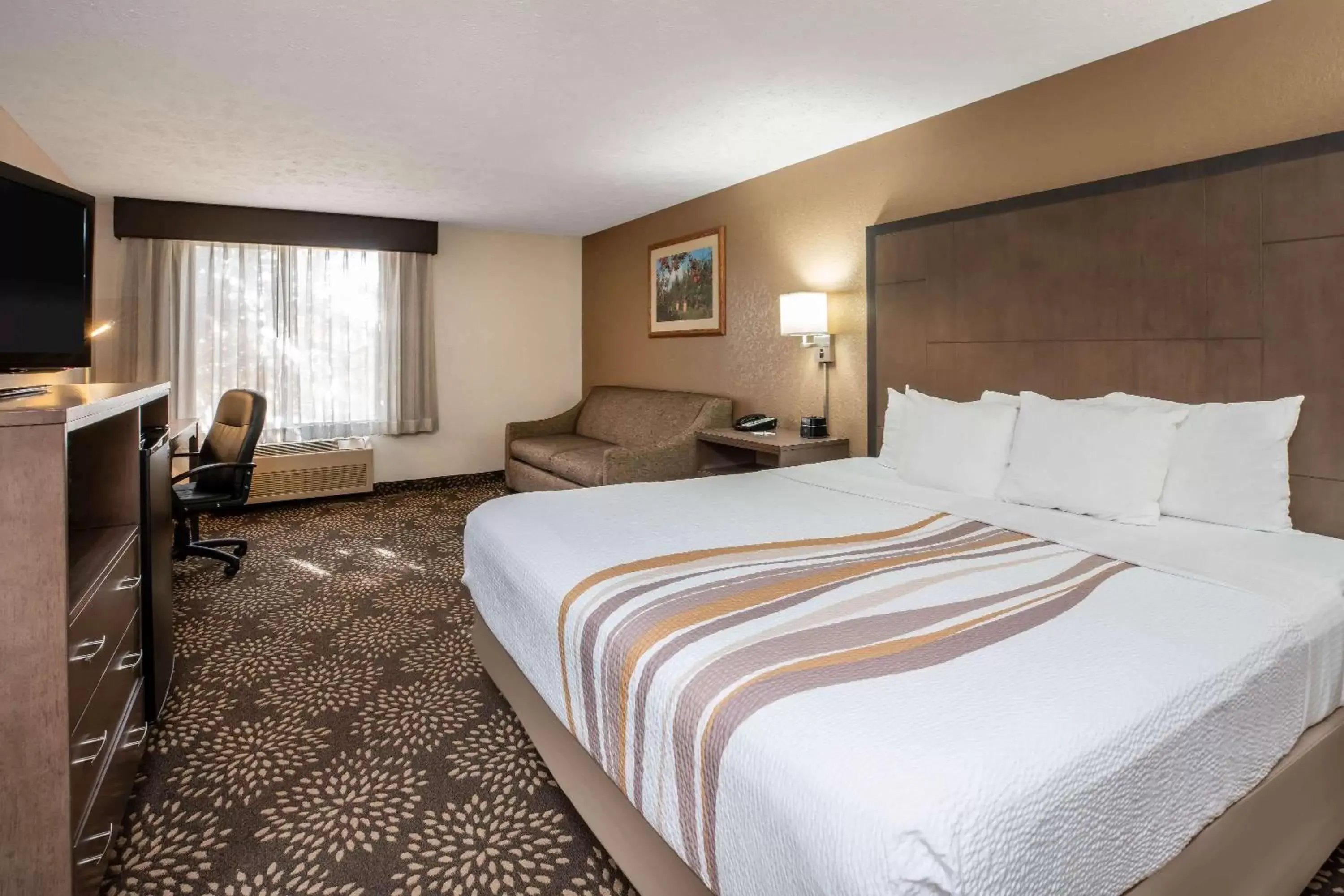 Photo of the whole room, Bed in La Quinta by Wyndham Wenatchee Photo of the whole room, Bed in La Quinta by Wyndham Wenatchee