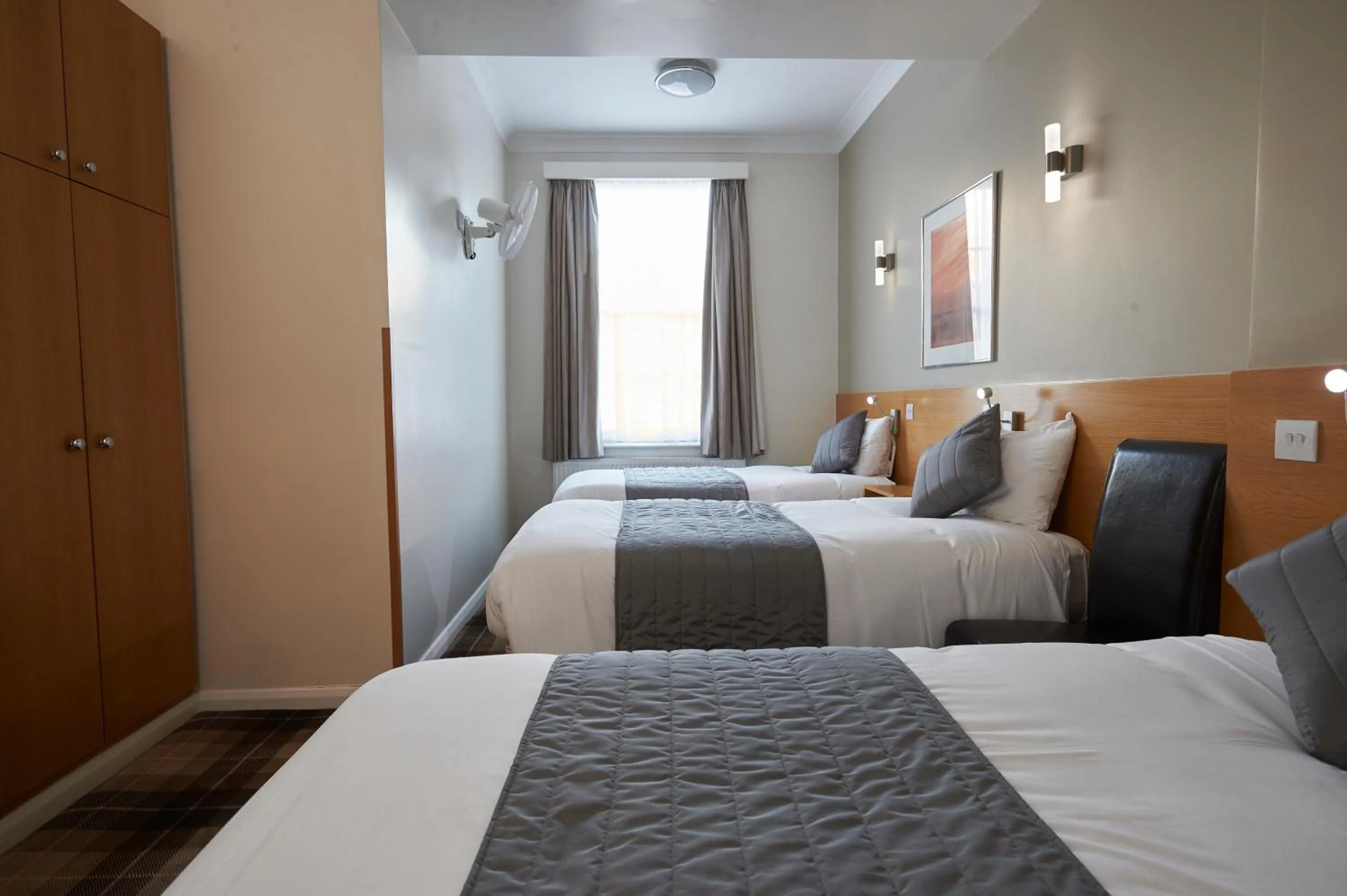 Bedroom, Bed in Luna And Simone Hotel