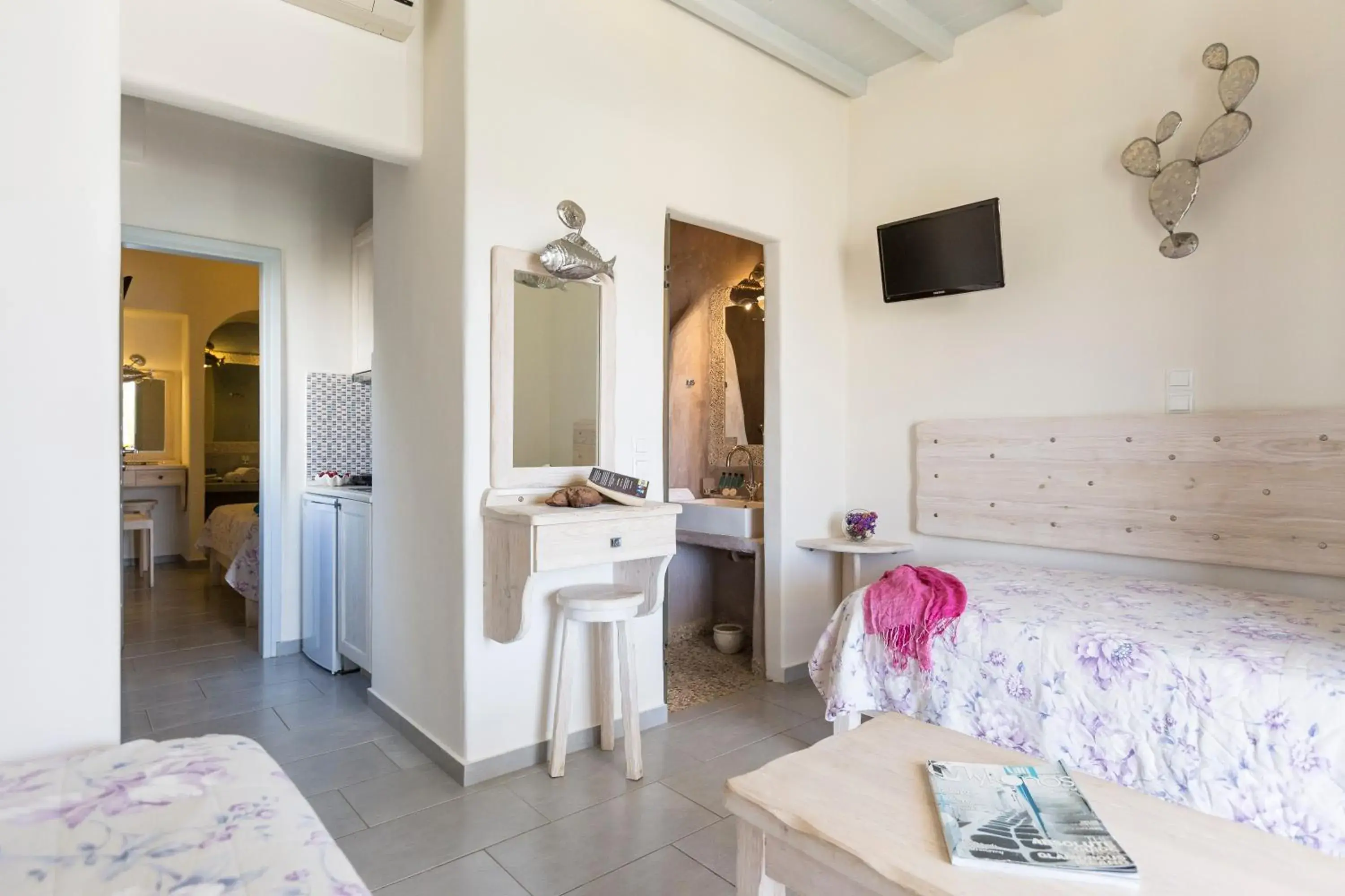 Two Bedroom Suite with Sea View in Panormos Village Hotel Two Bedroom Suite with Sea View in Panormos Village Hotel