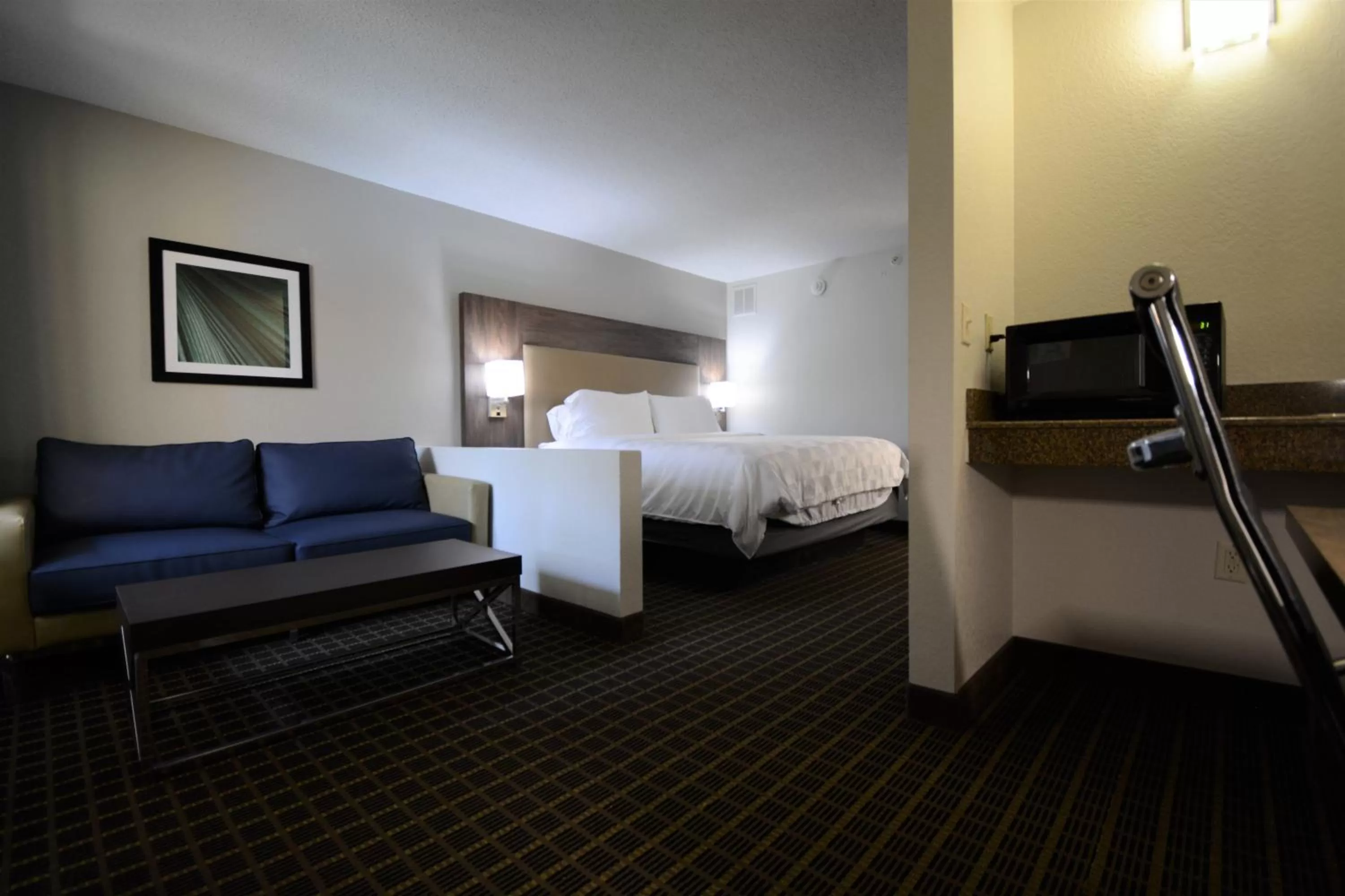 Photo of the whole room, Bed in Holiday Inn Hazlet by IHG