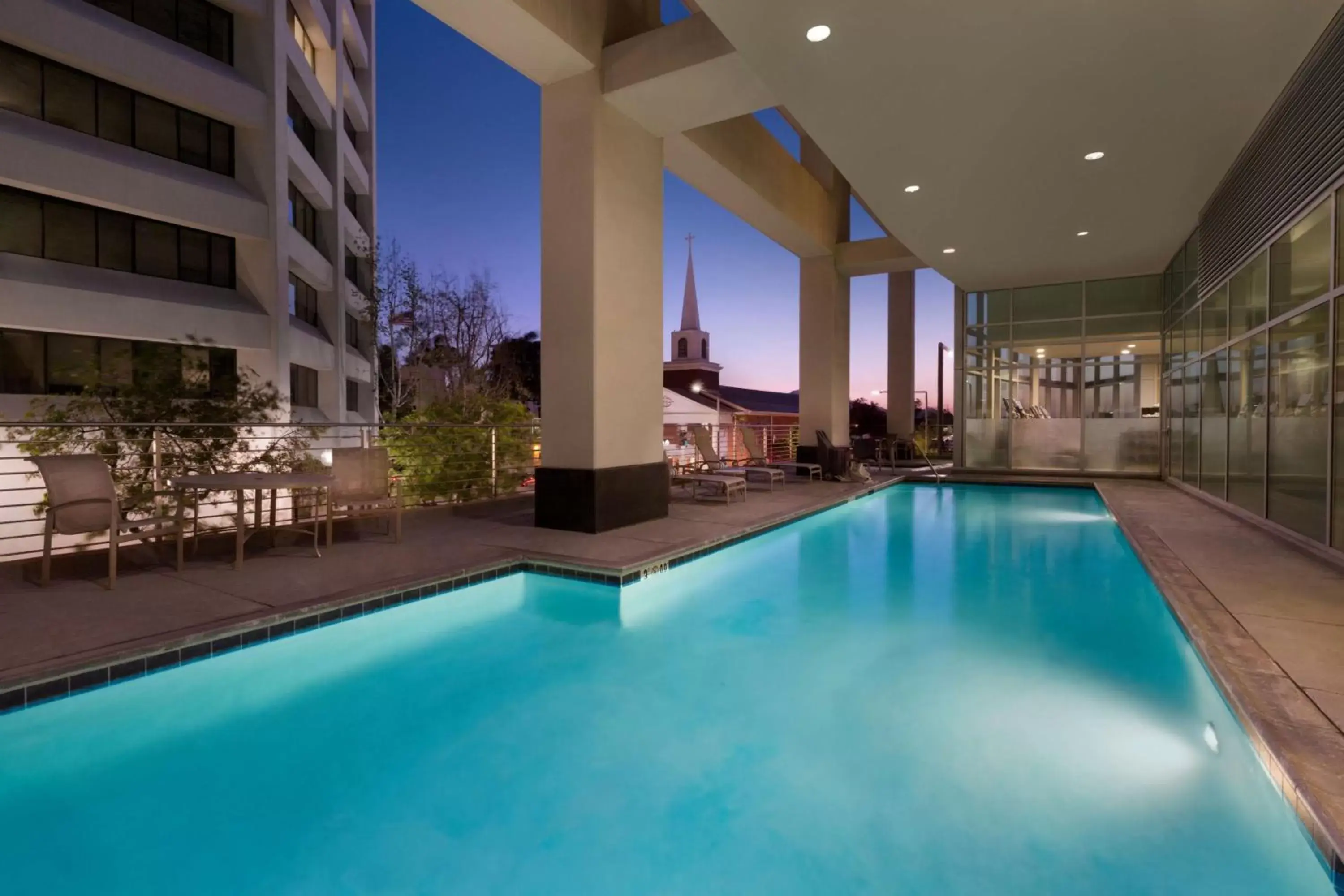 Pool view, Swimming Pool in Embassy Suites Los Angeles Glendale
