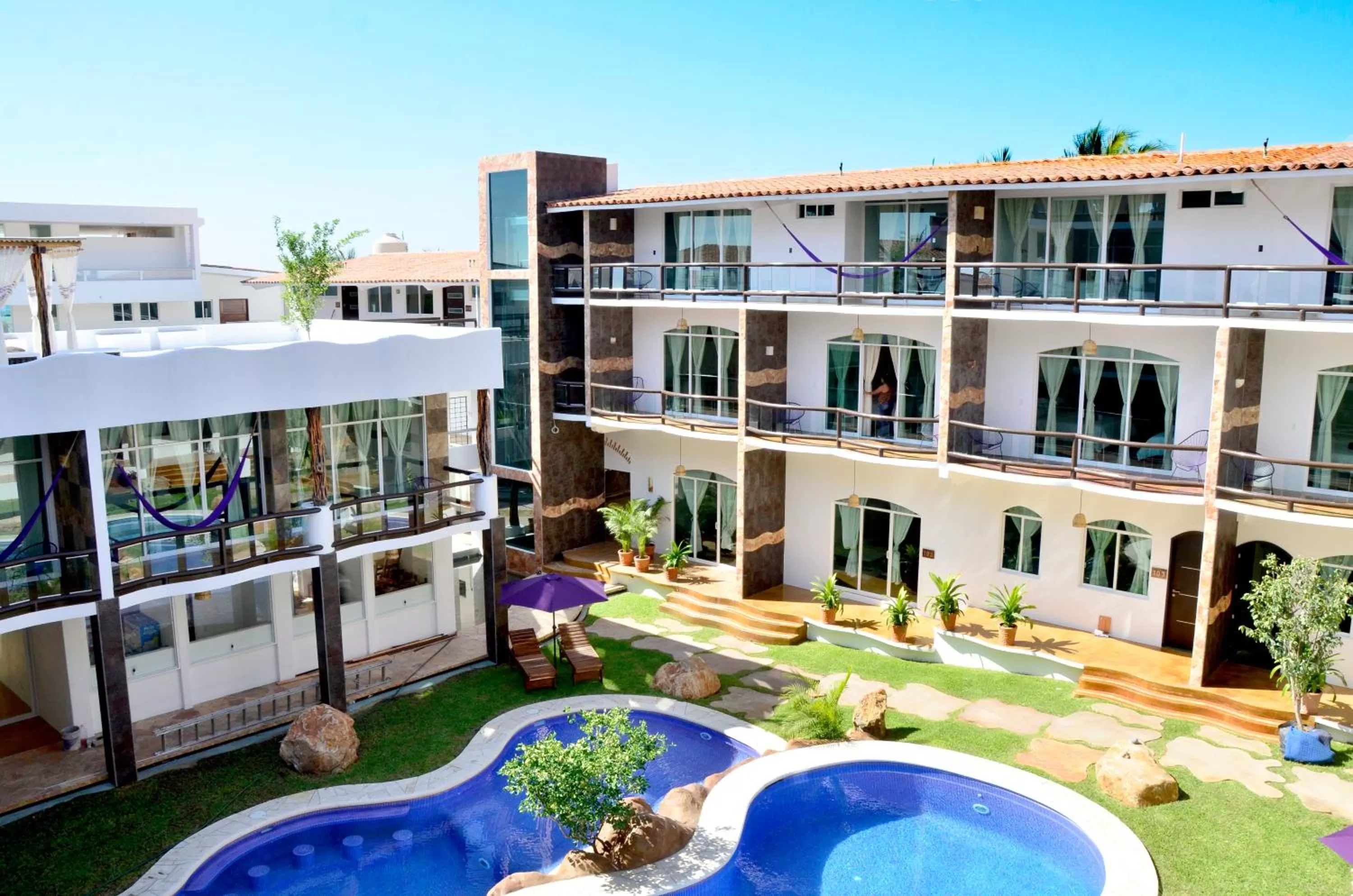 Swimming pool in Hotel Rockaway