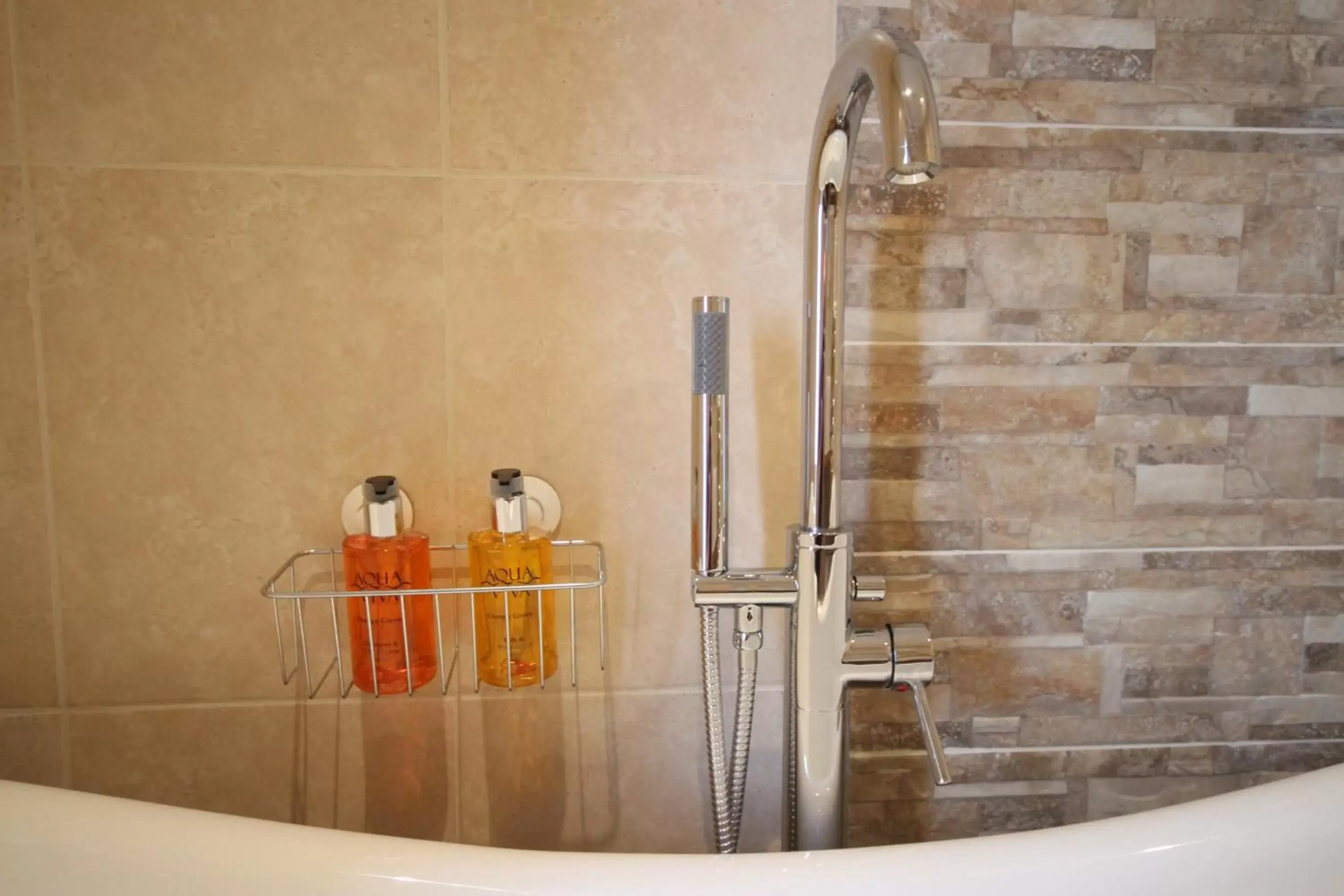 Bathroom in The Lion Hotel