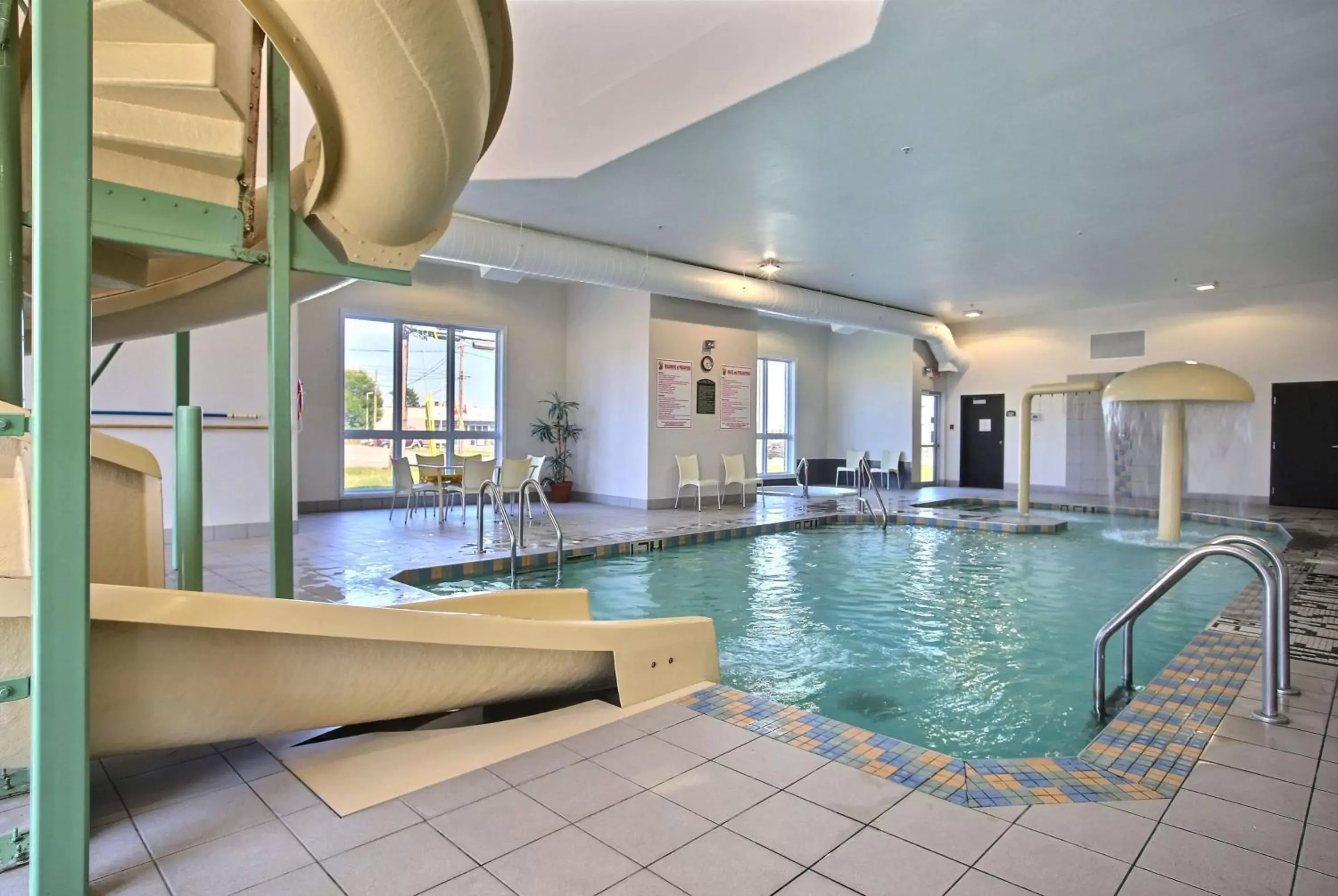 On site, Swimming Pool in Super 8 by Wyndham Trois-Rivieres