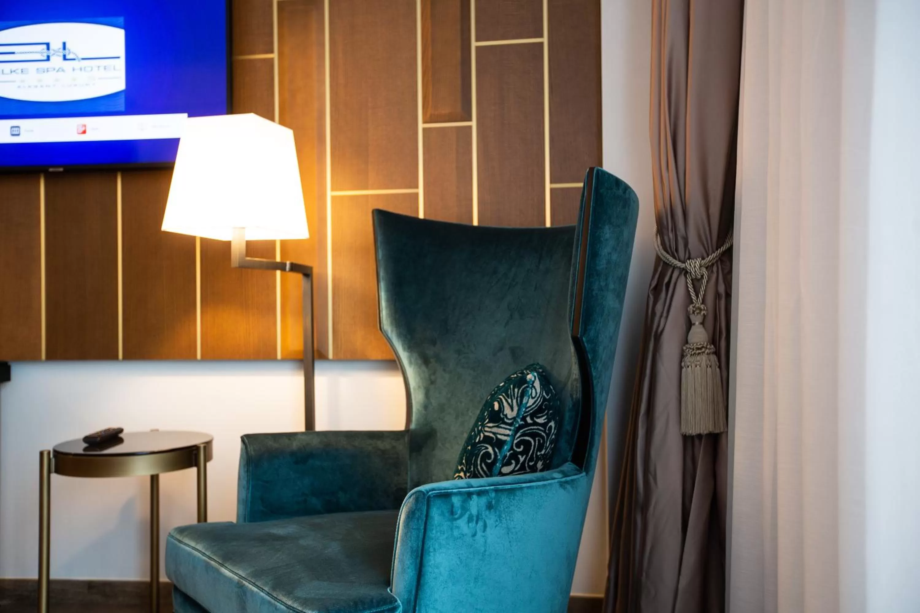 TV and multimedia in Boutique Hotel Élke Spa Superior