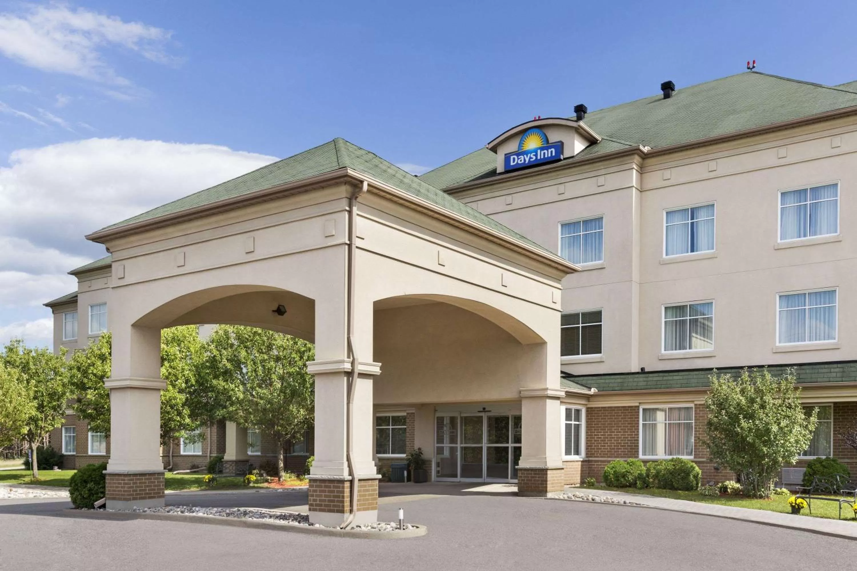 Property building in Days Inn by Wyndham Ottawa Airport