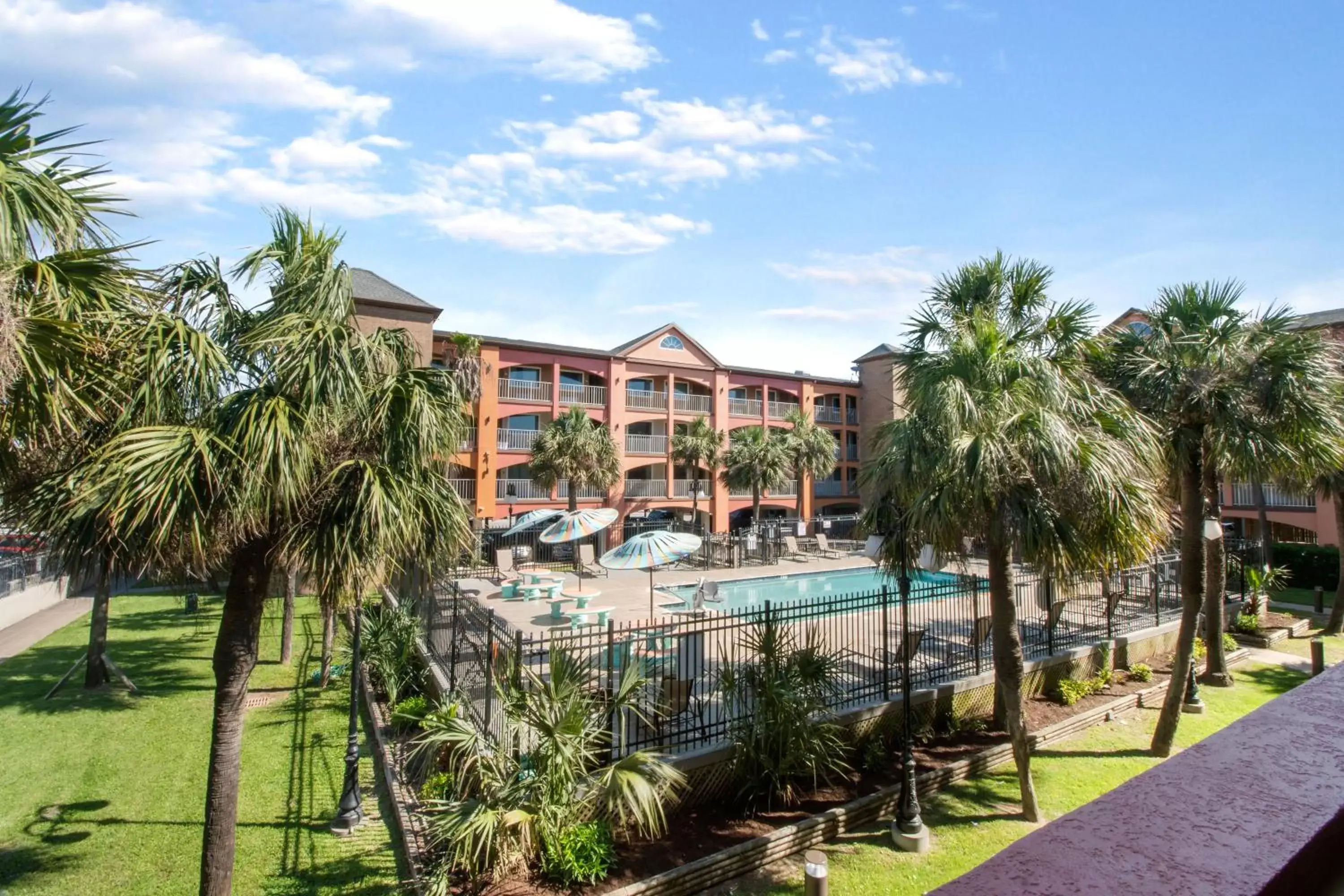 Swimming pool, Pool View in Beachfront Palms Hotel