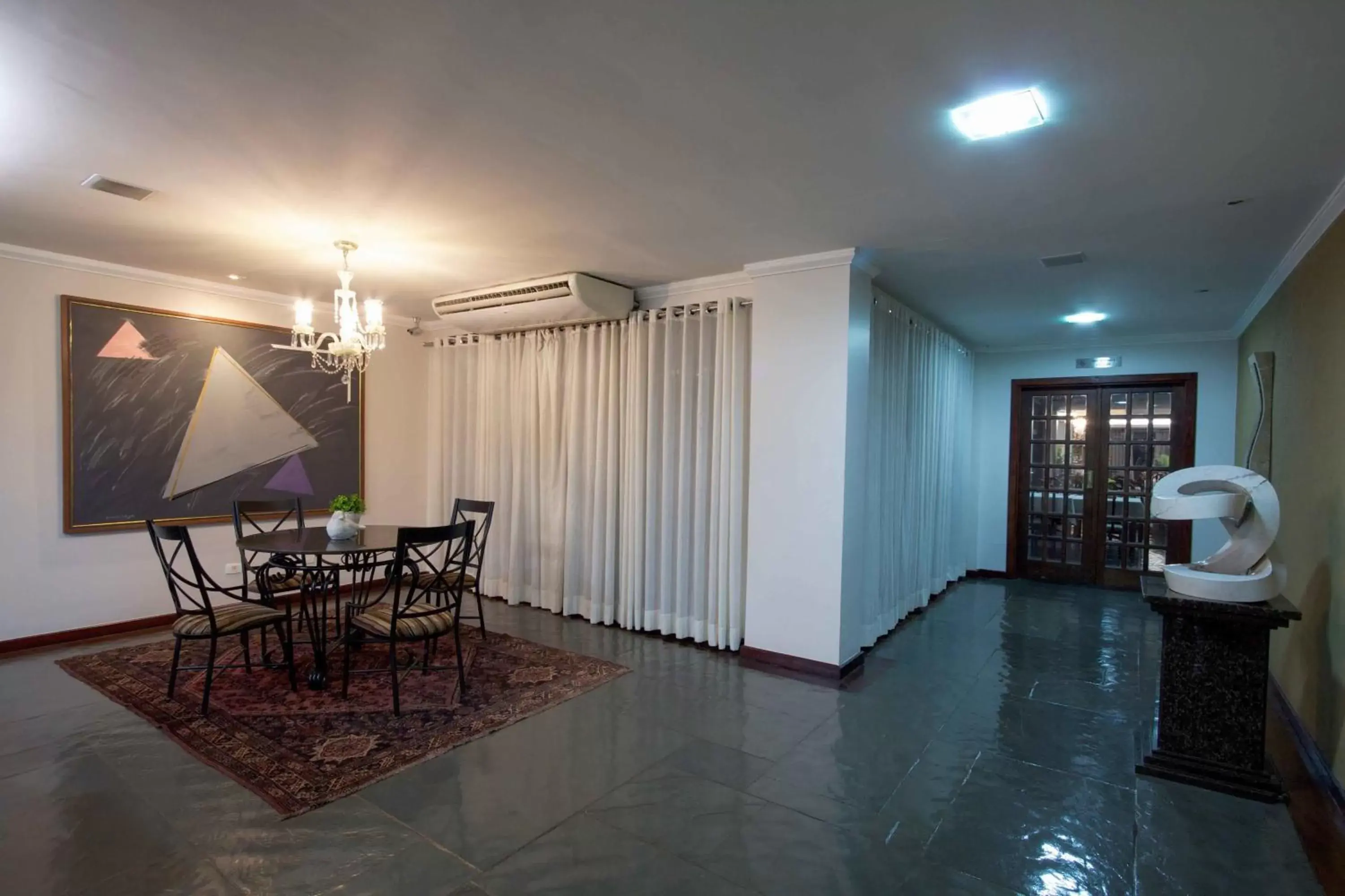 Lobby or reception in Bristol Exceler Campo Grande