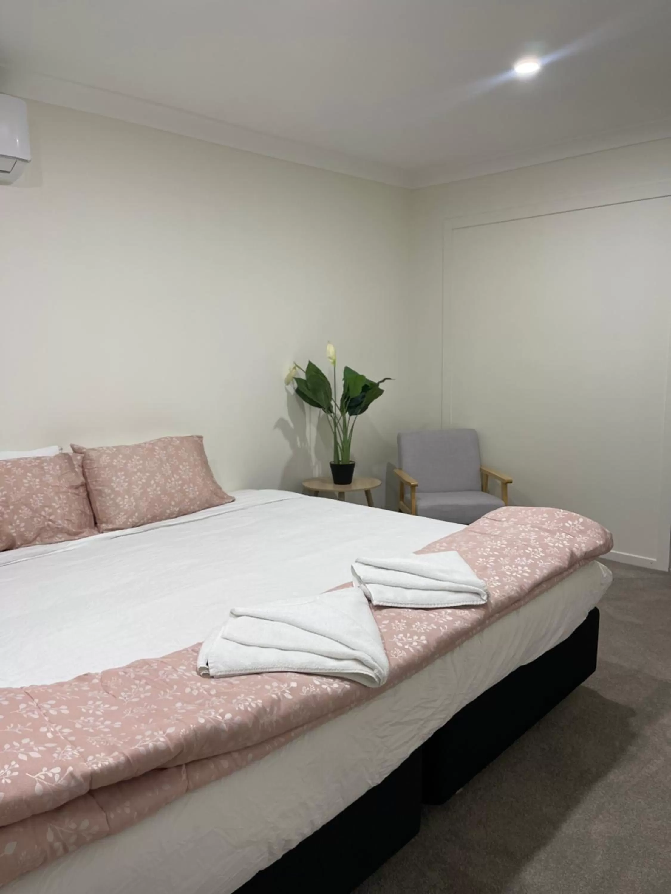 Bed in Esk Mountain View Lodge