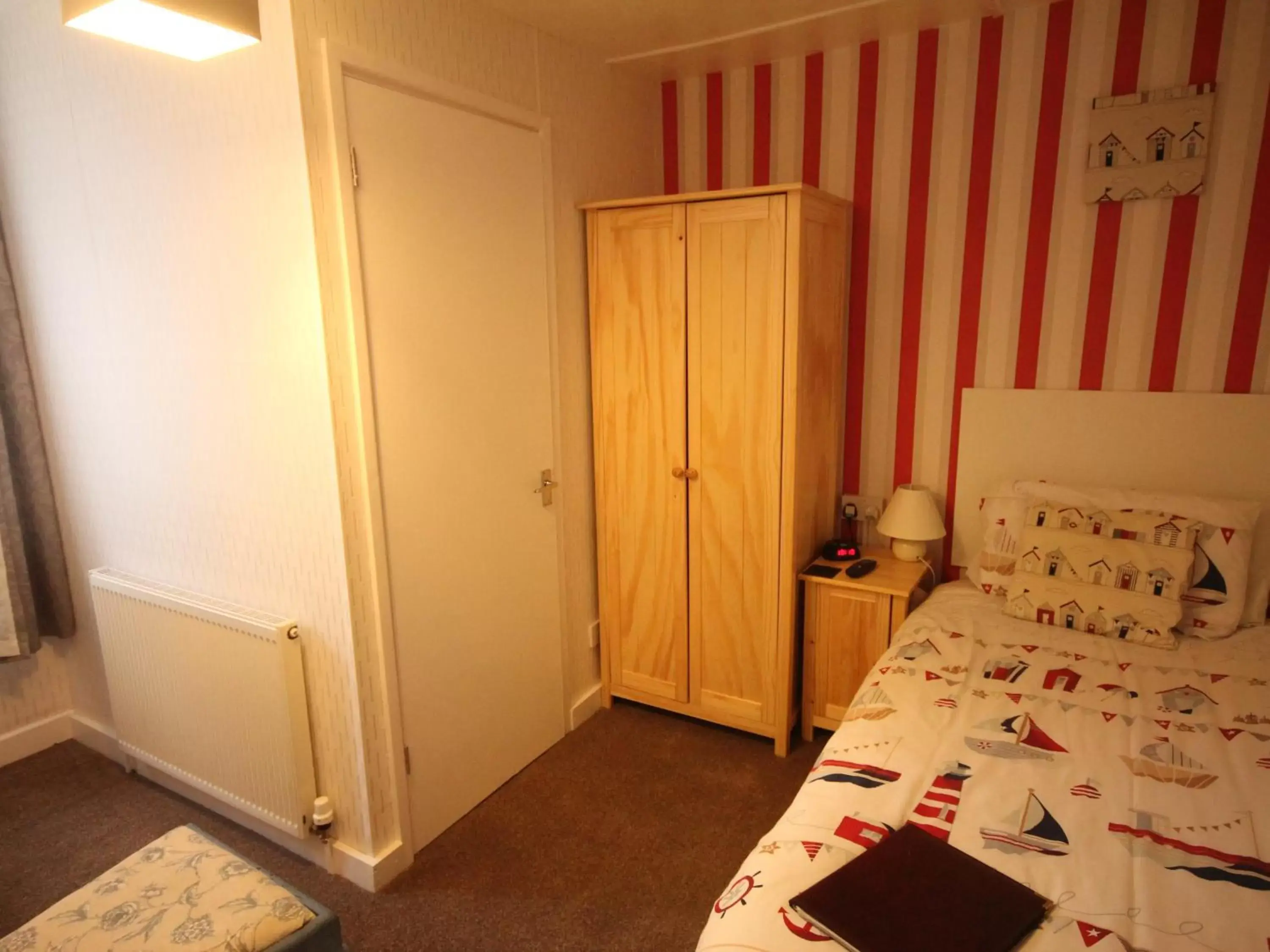 Single Room with Shower - single occupancy in Carnson House