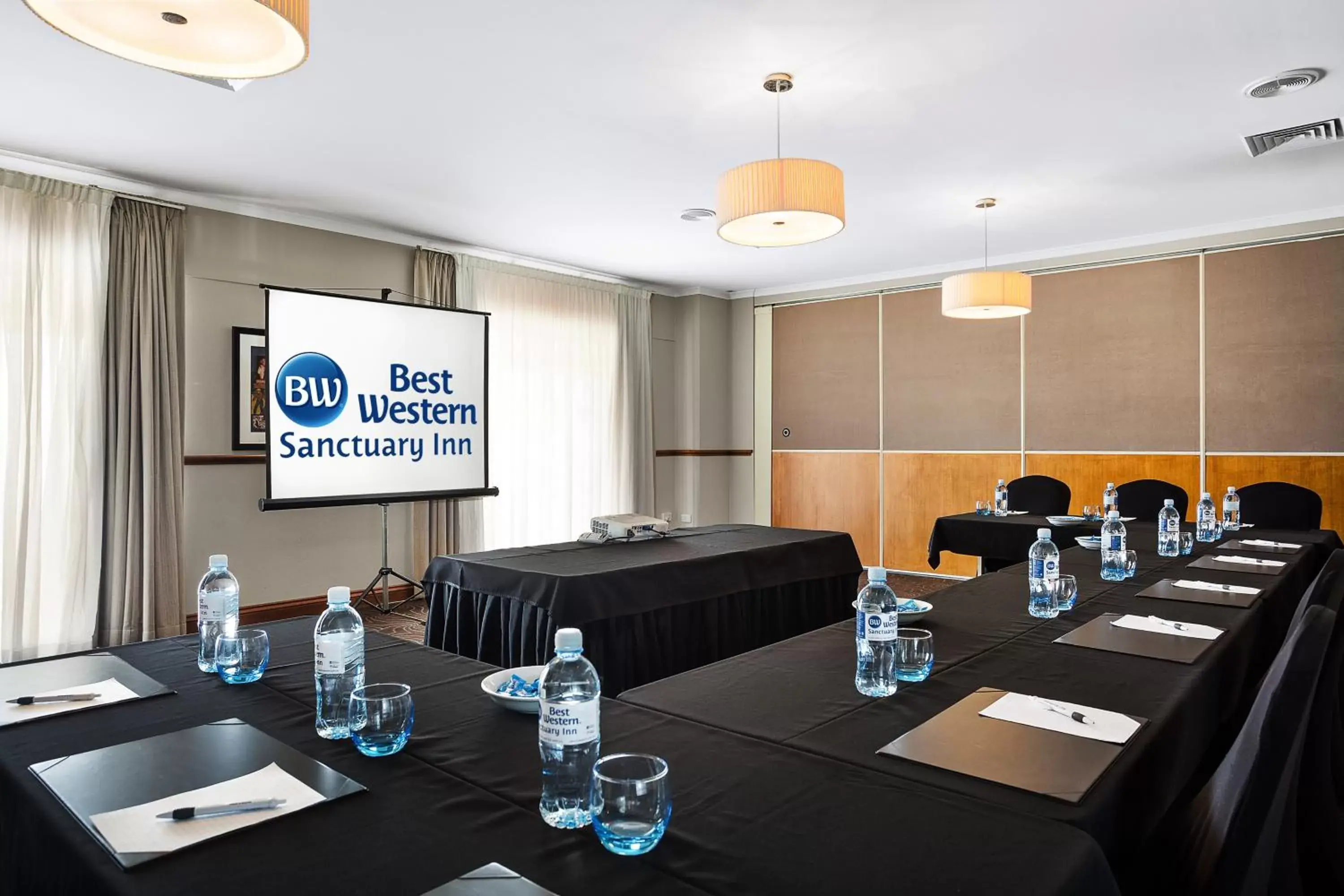 Restaurant/places to eat, Business Area/Conference Room in Best Western Sanctuary Inn