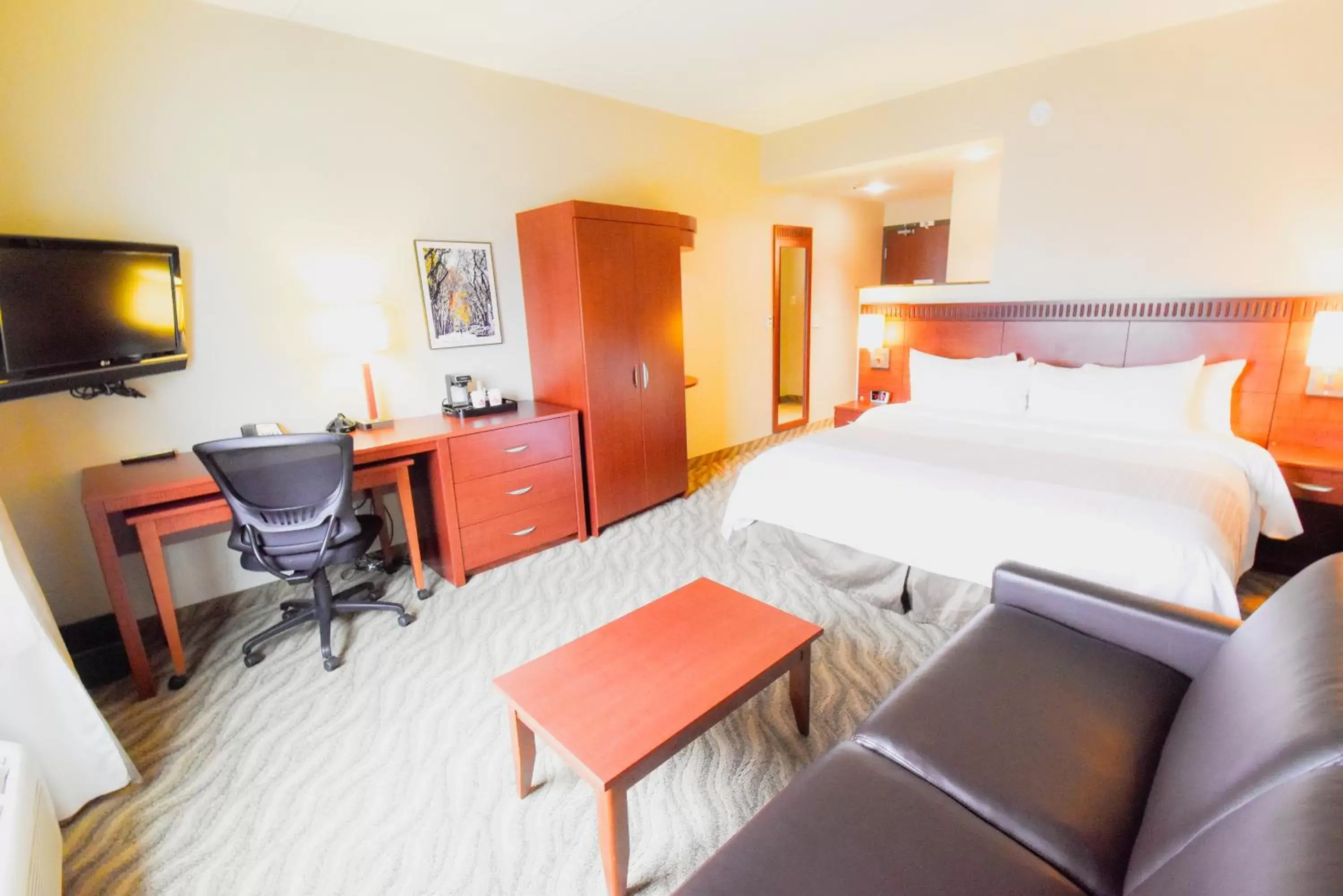 Photo of the whole room, Bed in Canad Inns Destination Centre Garden City