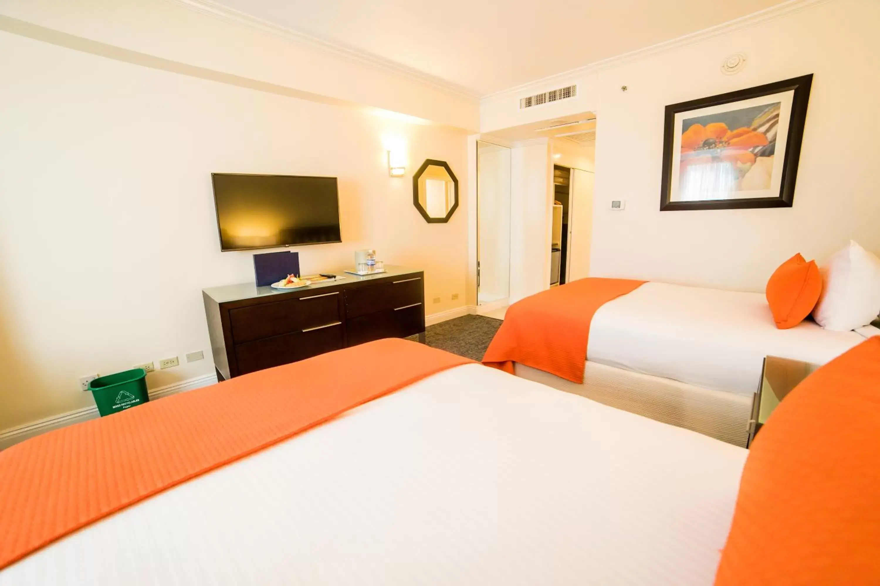 Deluxe Double Room (2 Adults + 1 Child) in The Jamaica Pegasus Hotel Deluxe Double Room (2 Adults + 1 Child) in The Jamaica Pegasus Hotel