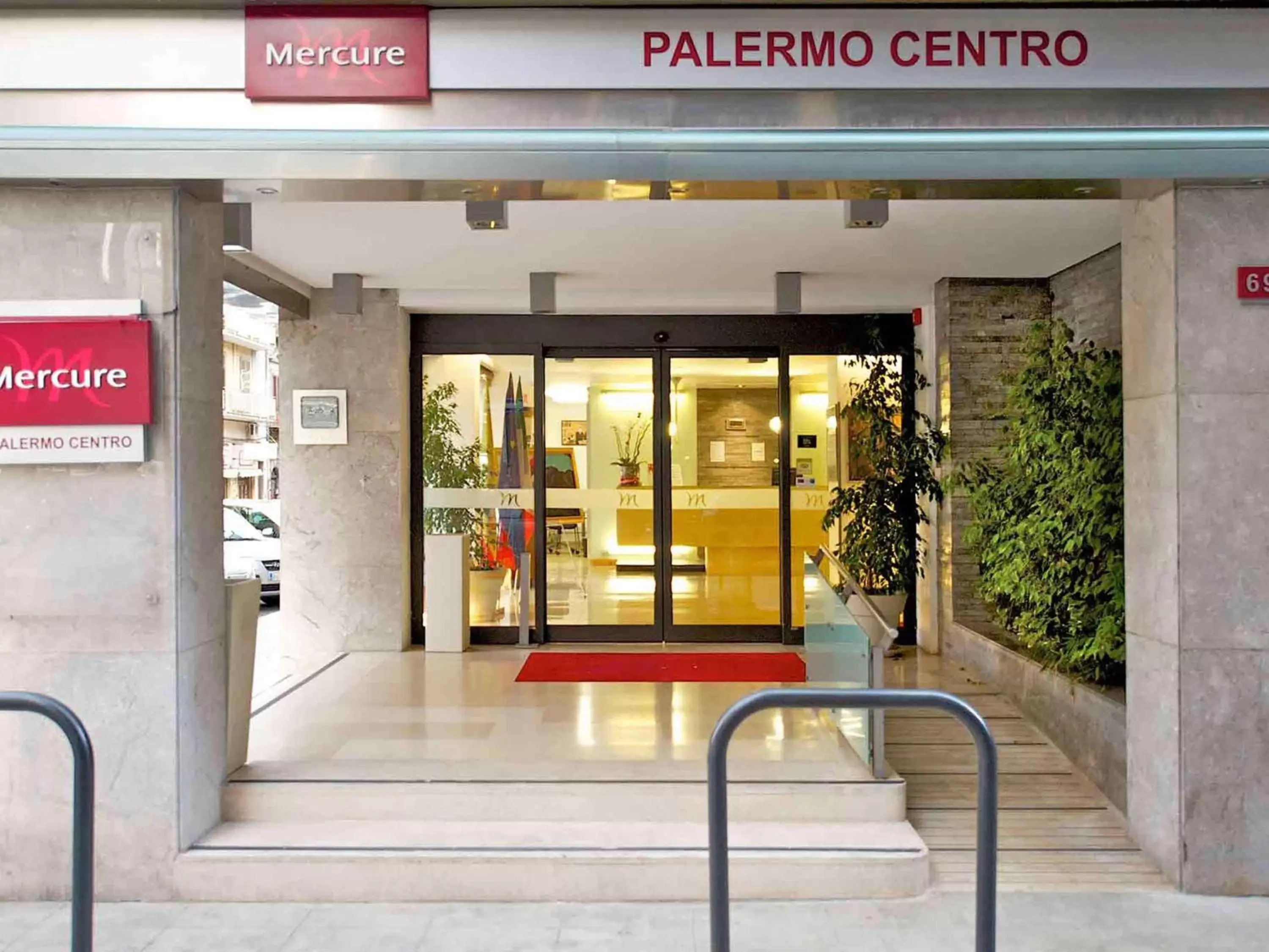 Property building in Mercure Palermo Centro