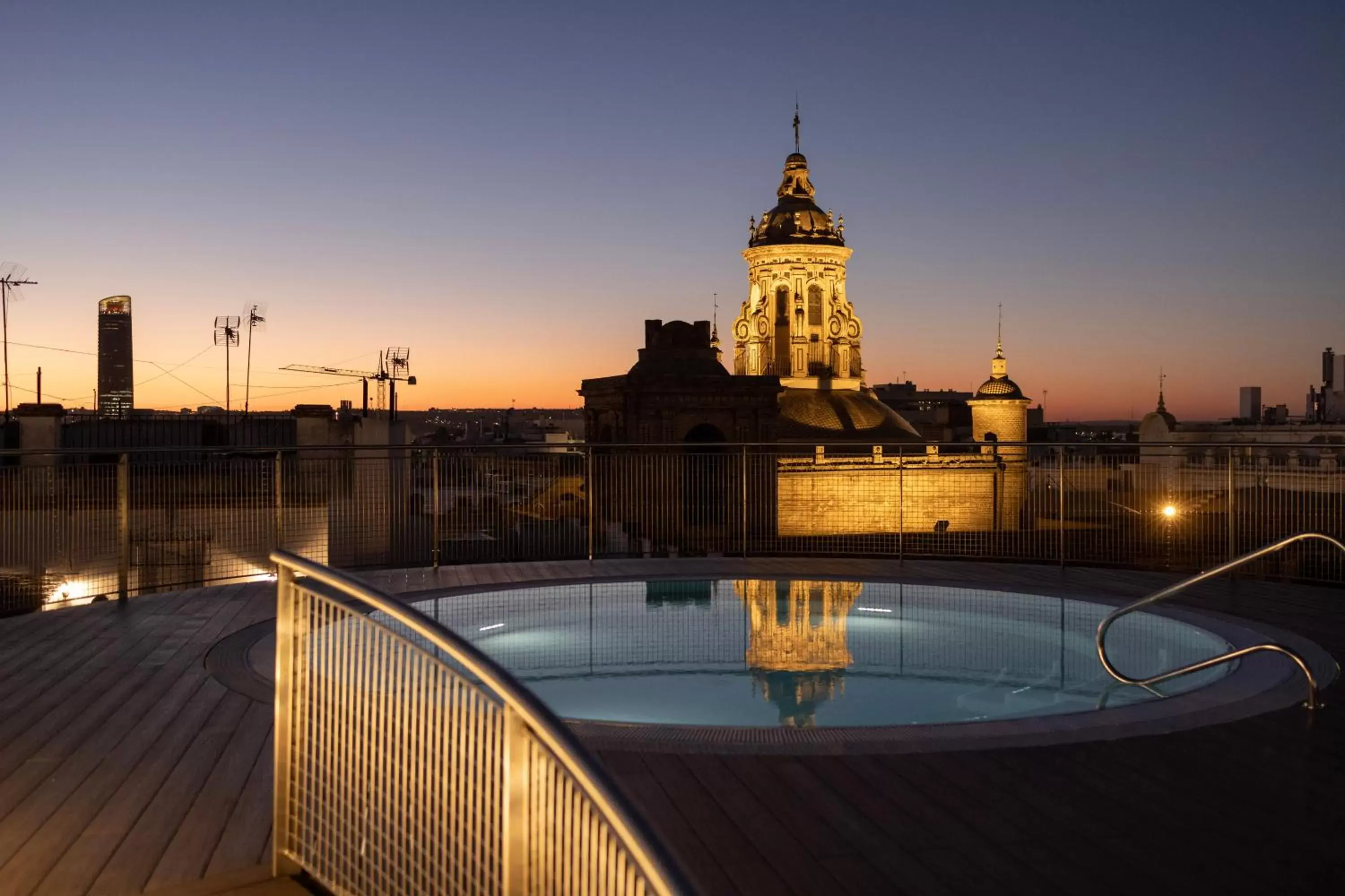 Swimming pool in abba Sevilla