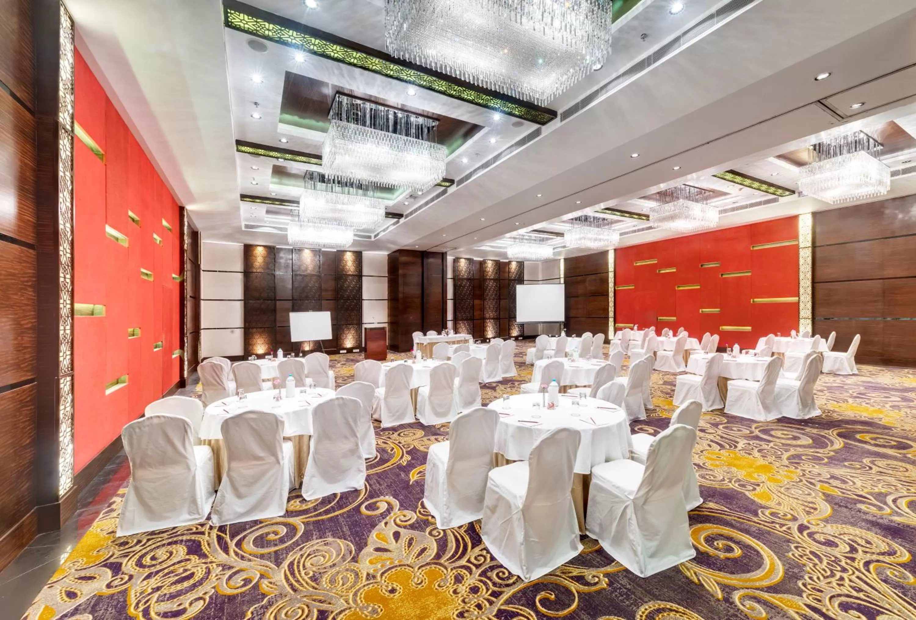 Banquet/Function facilities in Pride Plaza Hotel, Kolkata